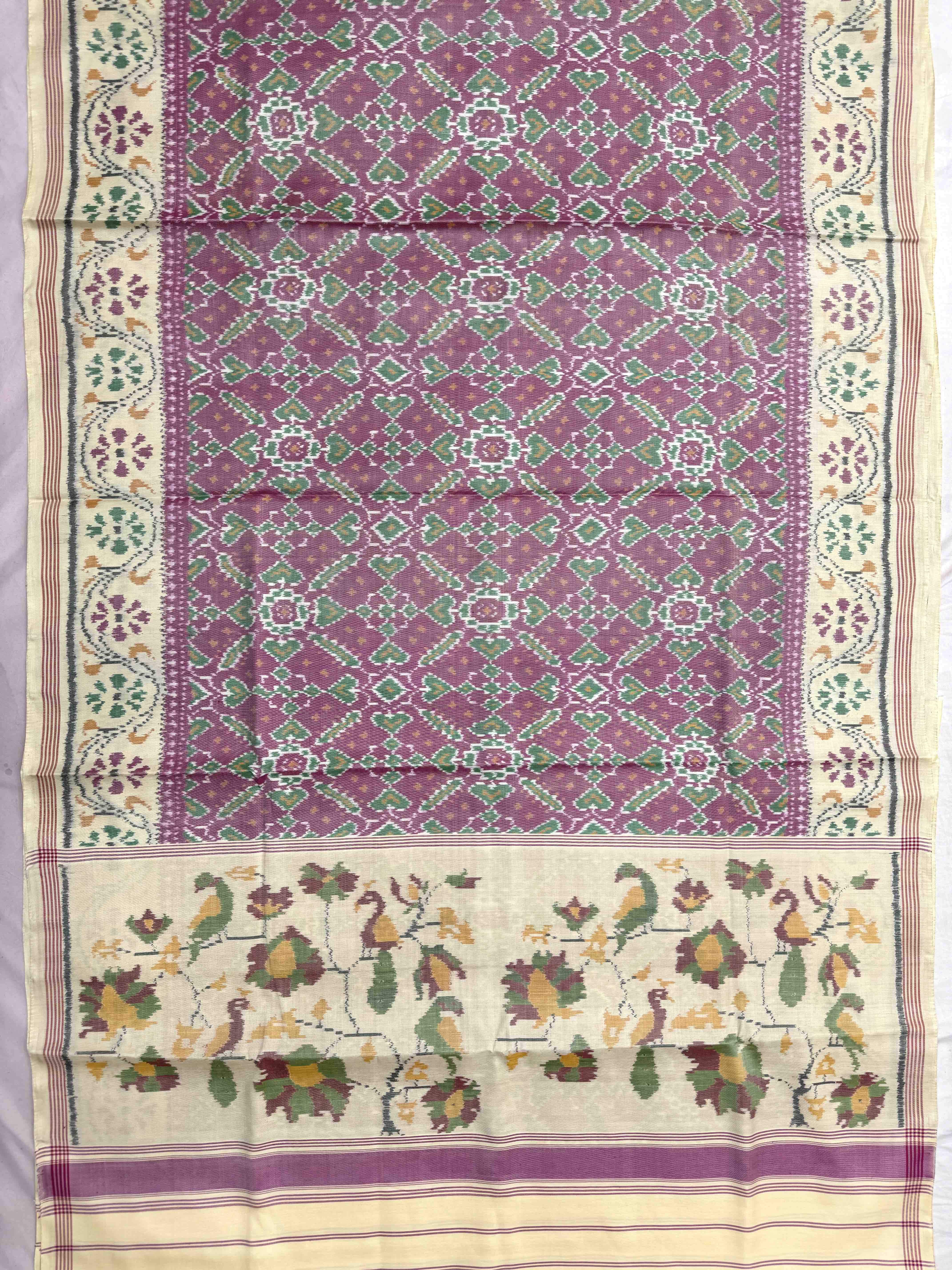 Off White & Onion Manekchowk Single Ikat Patan Patola Saree