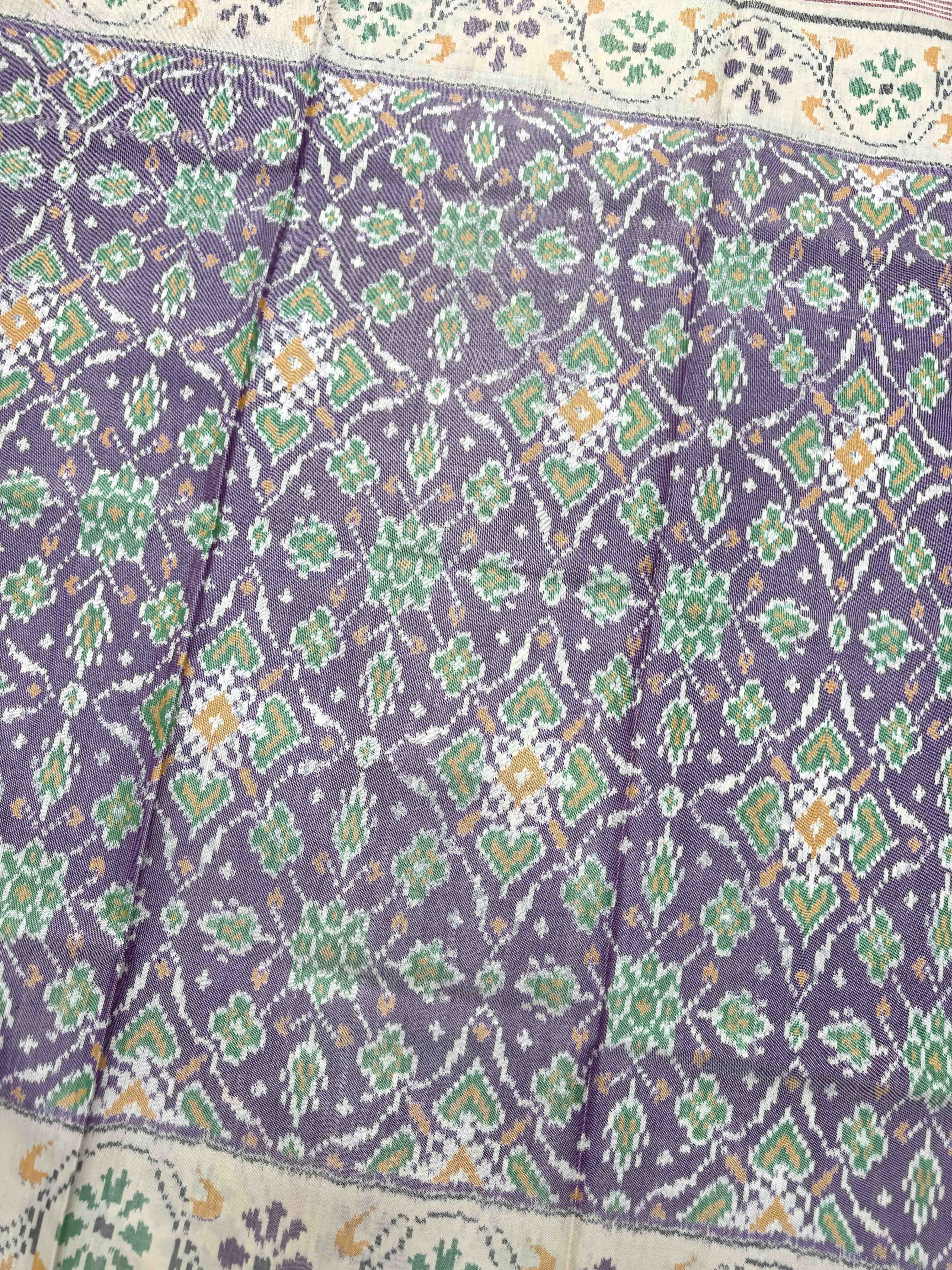 Off White & Light Purple Chhabdi Single Ikat Patan Patola Saree