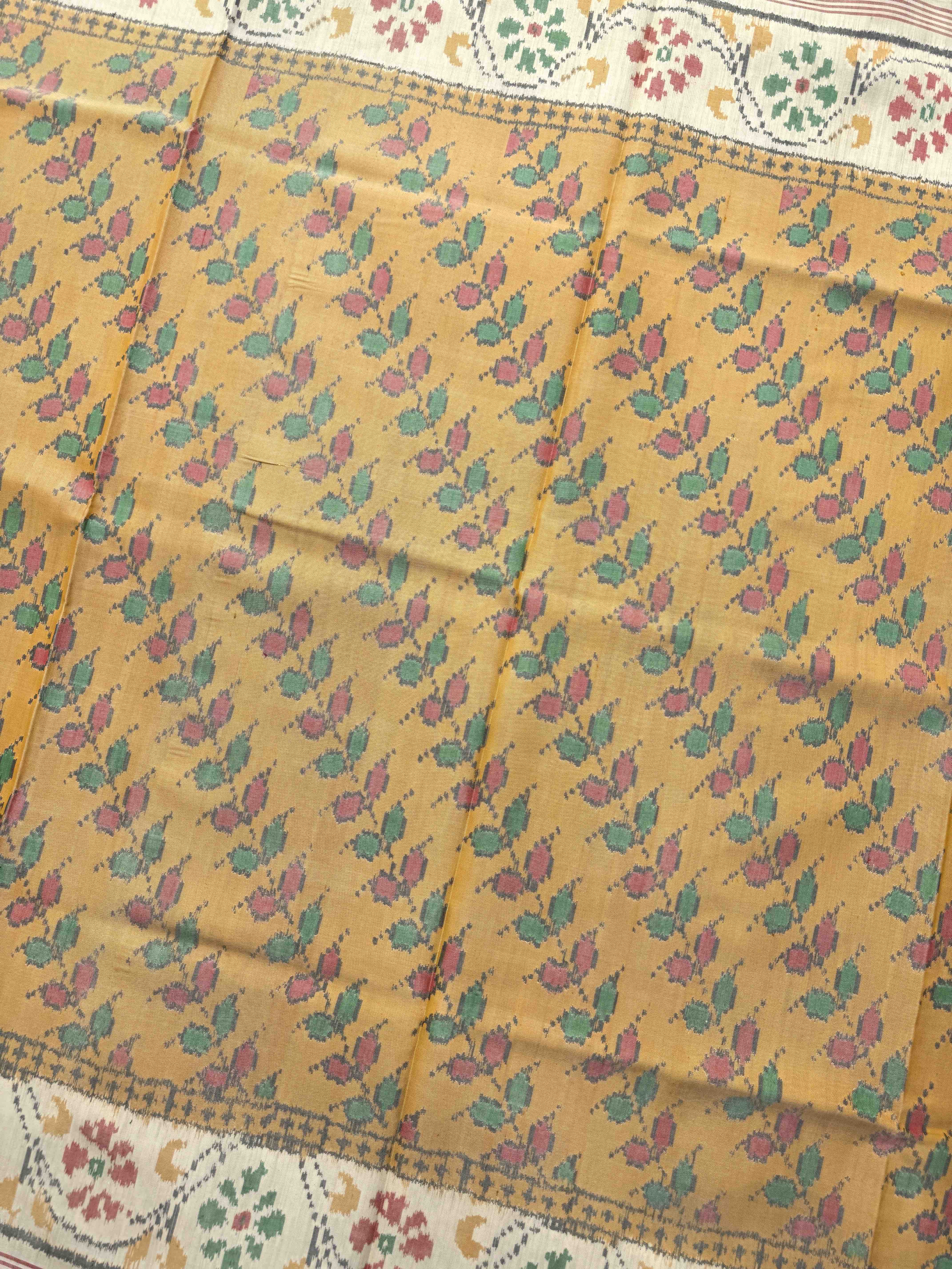 Off White & Mustard Yellow Leaves Leheriya Single Ikat Patan Patola Saree