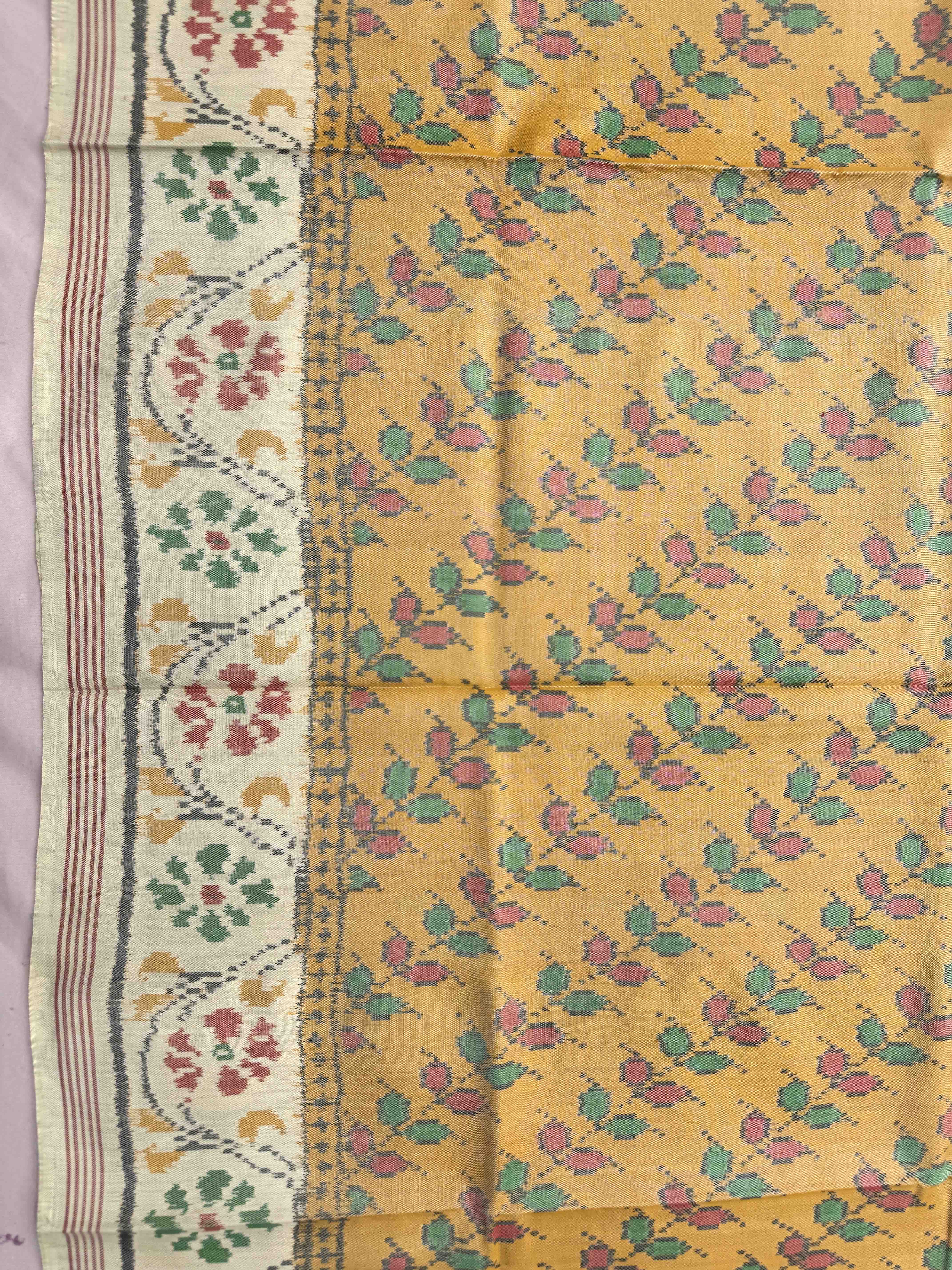 Off White & Mustard Yellow Leaves Leheriya Single Ikat Patan Patola Saree