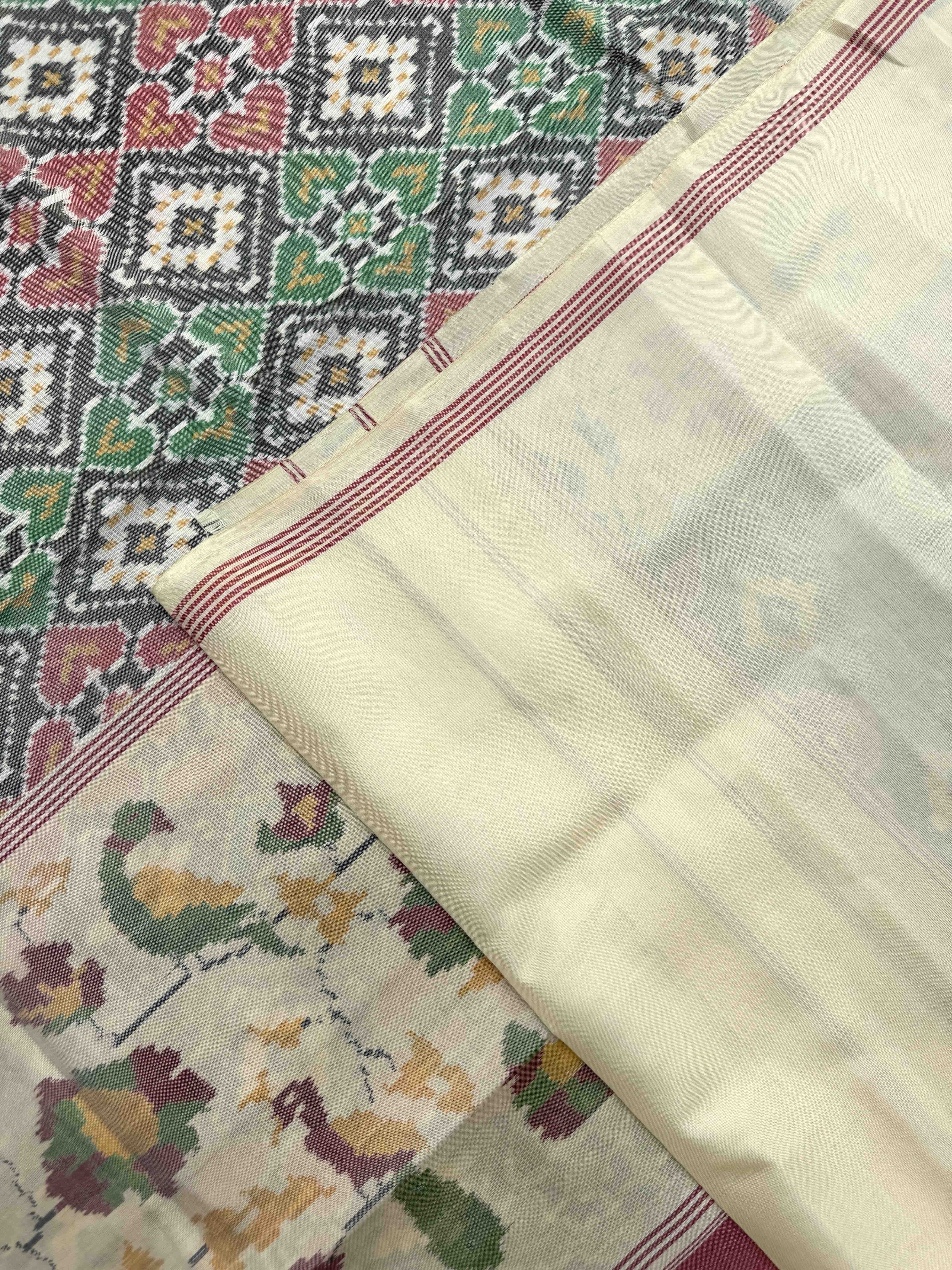 Off White & Grey Panchanda Single Ikat Patan Patola Saree