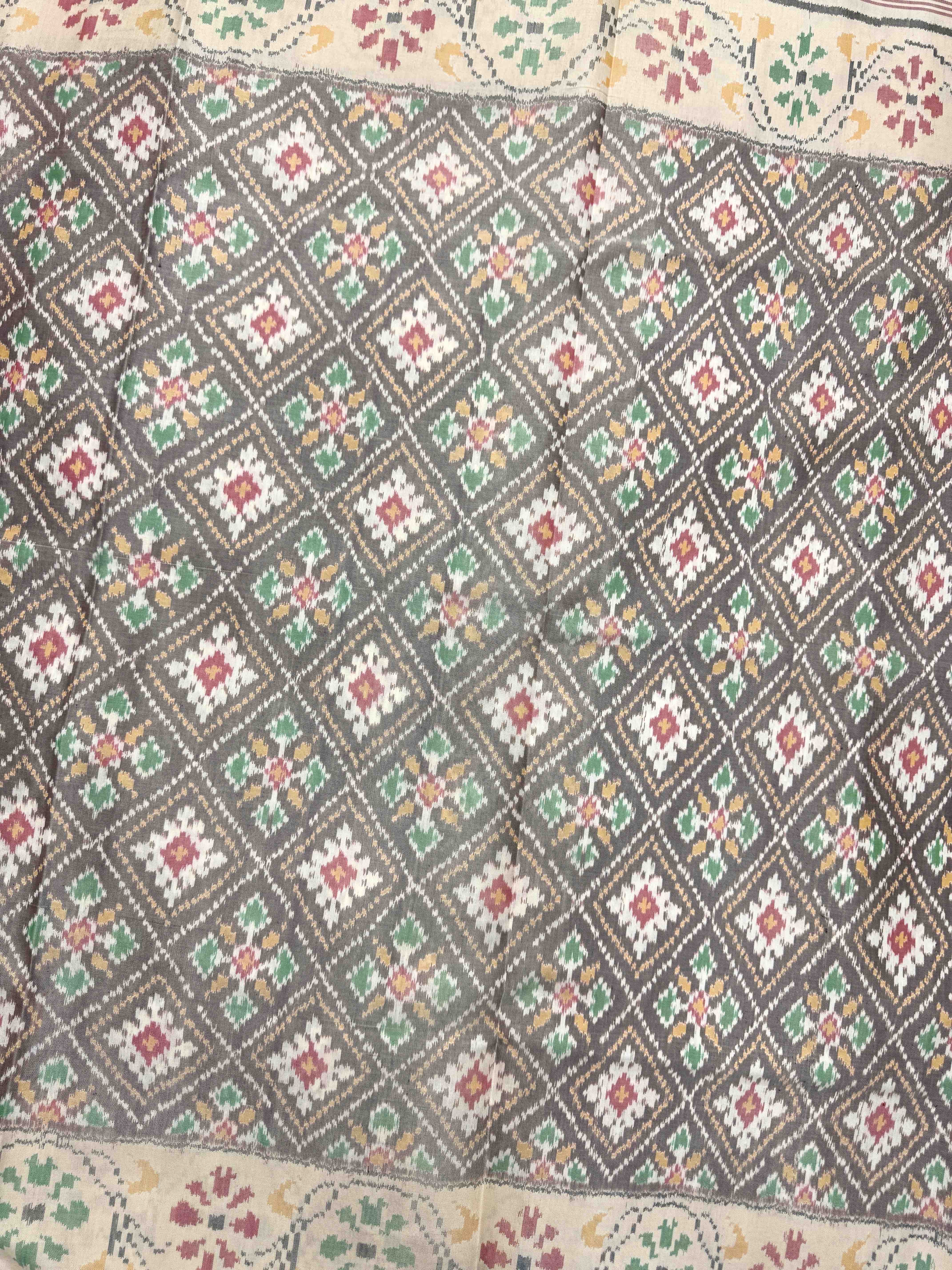 Off White & Grey Panchanda Single Ikat Patan Patola Saree