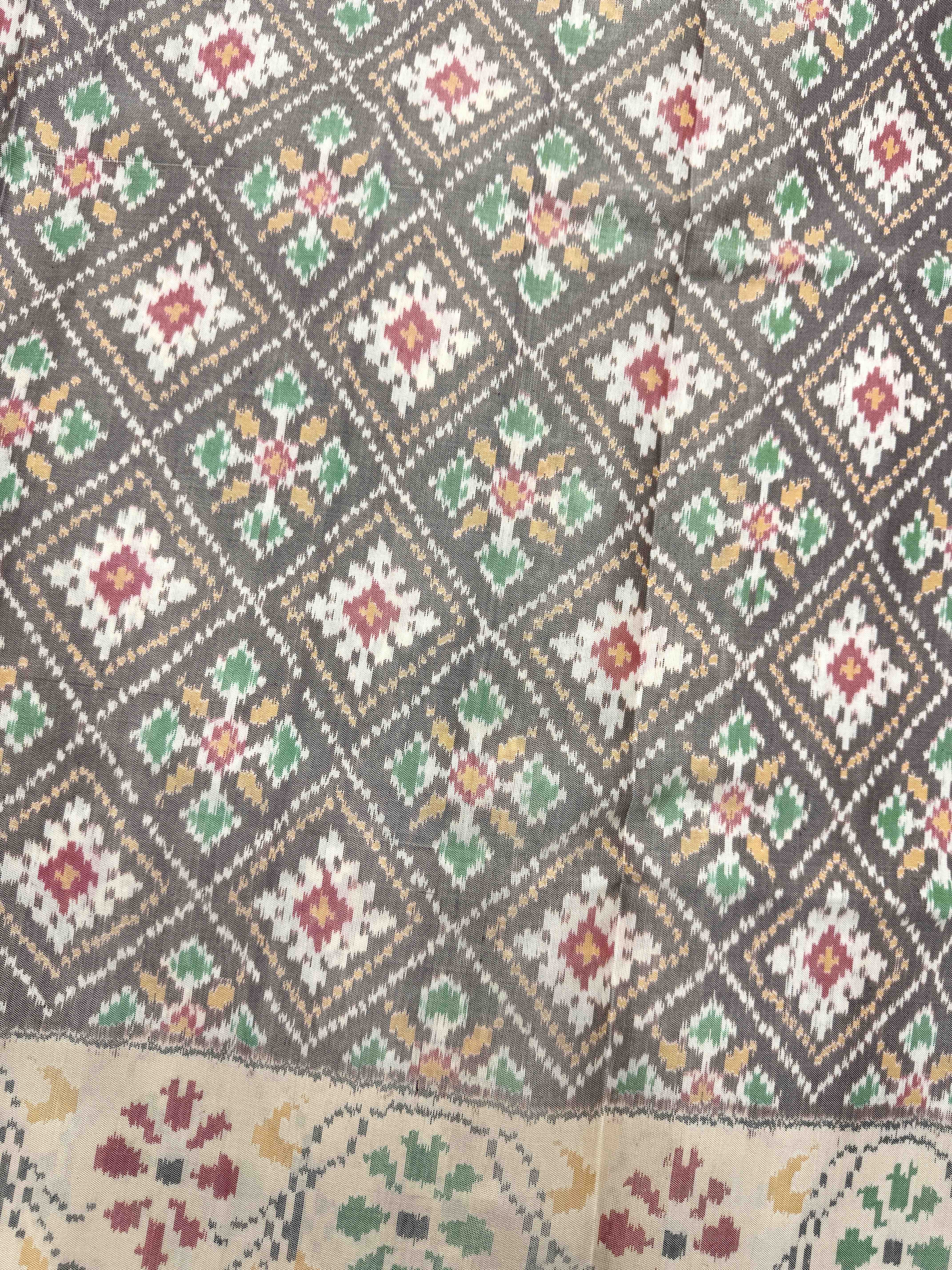 Off White & Grey Panchanda Single Ikat Patan Patola Saree