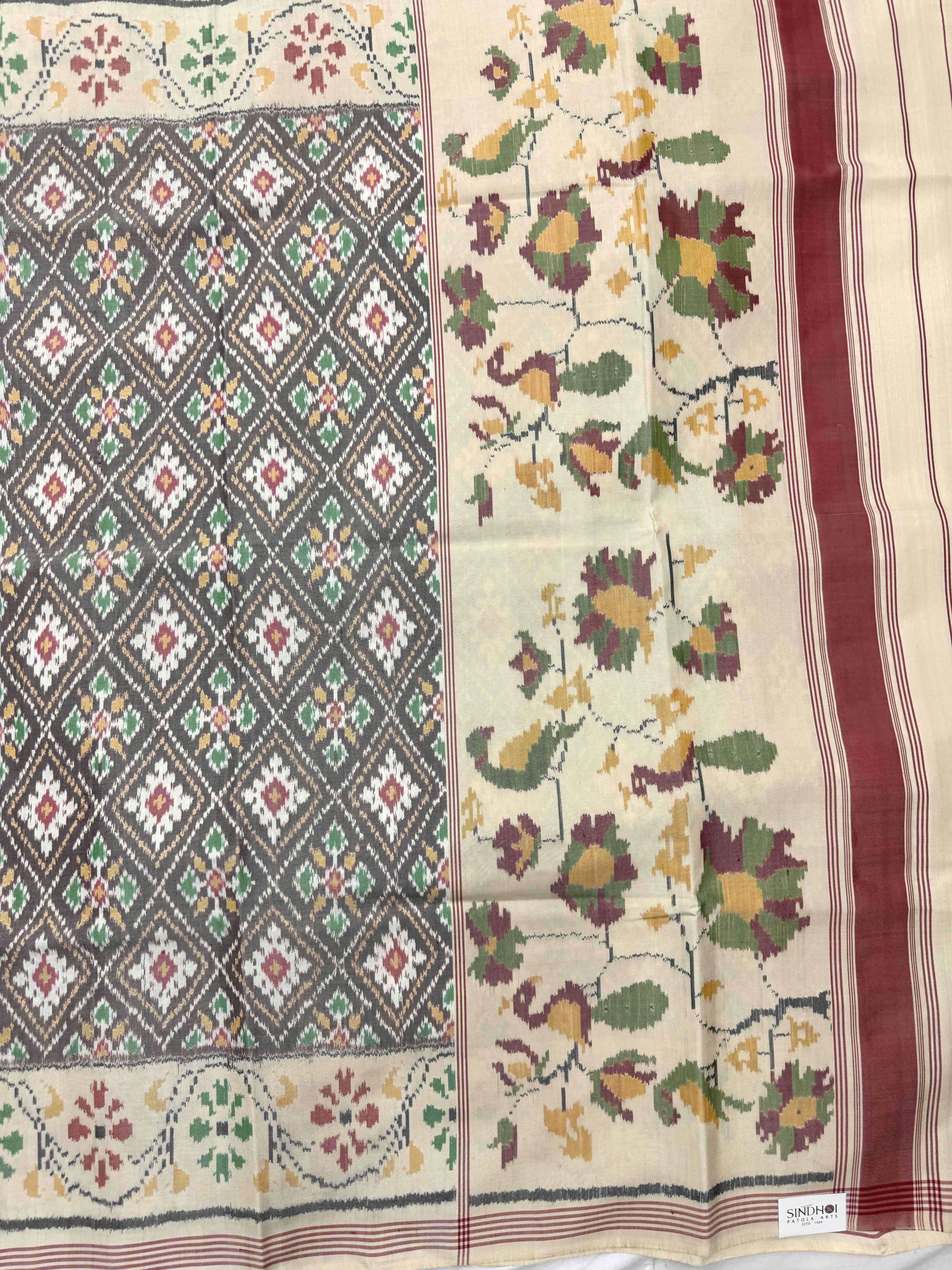 Off White & Grey Panchanda Single Ikat Patan Patola Saree