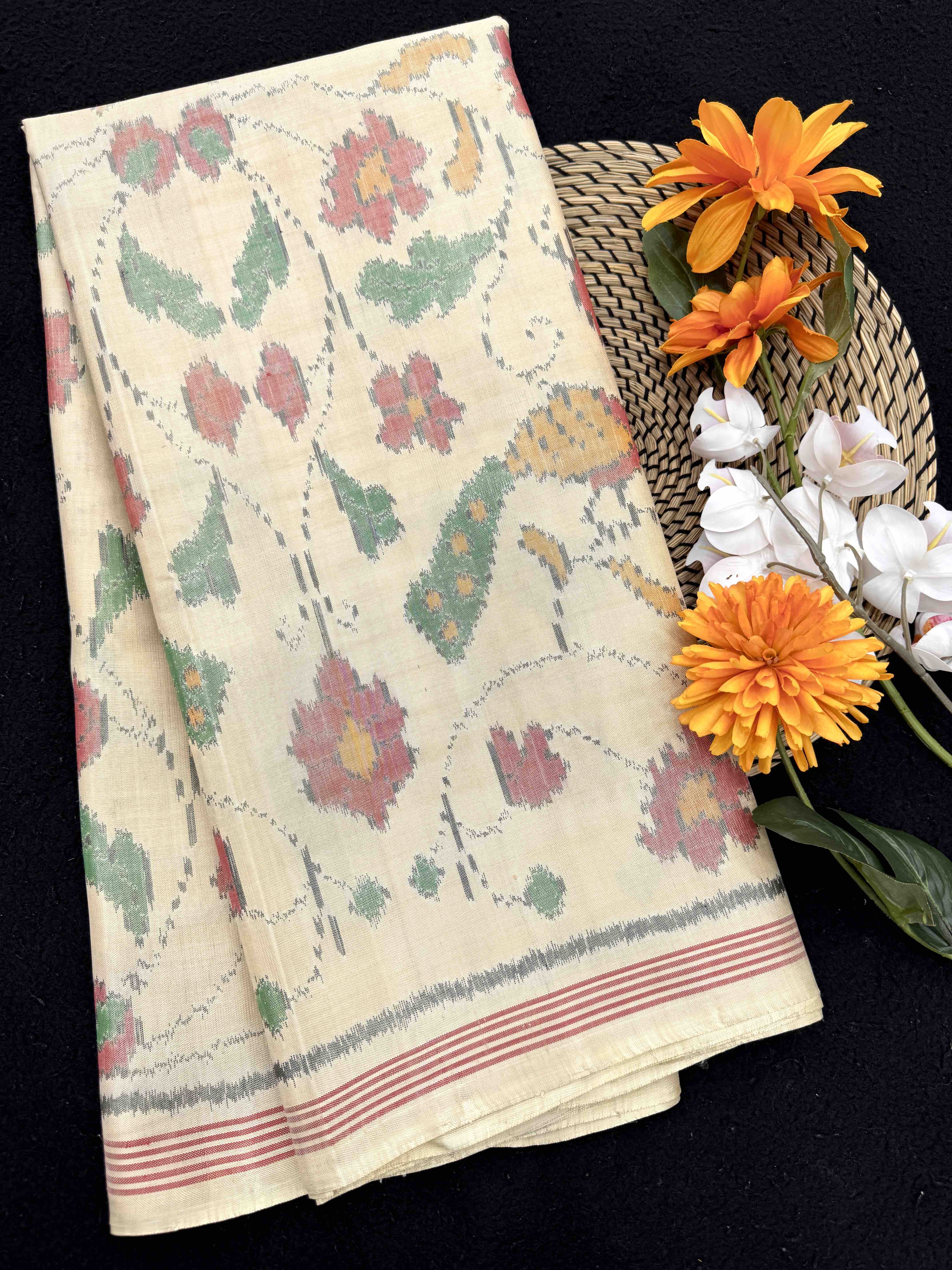 Off White Fancy Flower Peacock Single Ikat Patan Patola Saree
