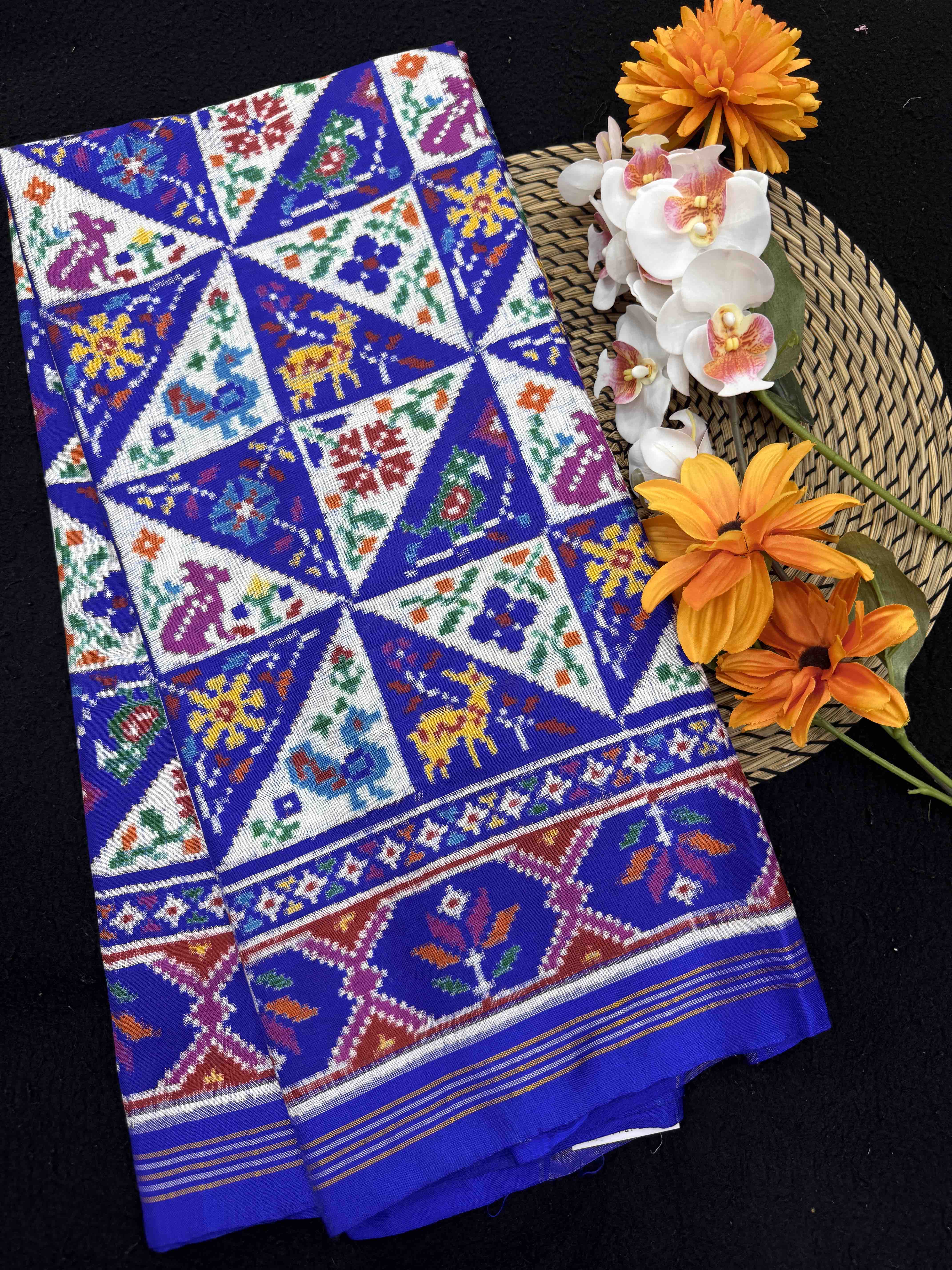 Blue & White Small Narikunj Flower Fancy Double Ikat Patan Patola Saree