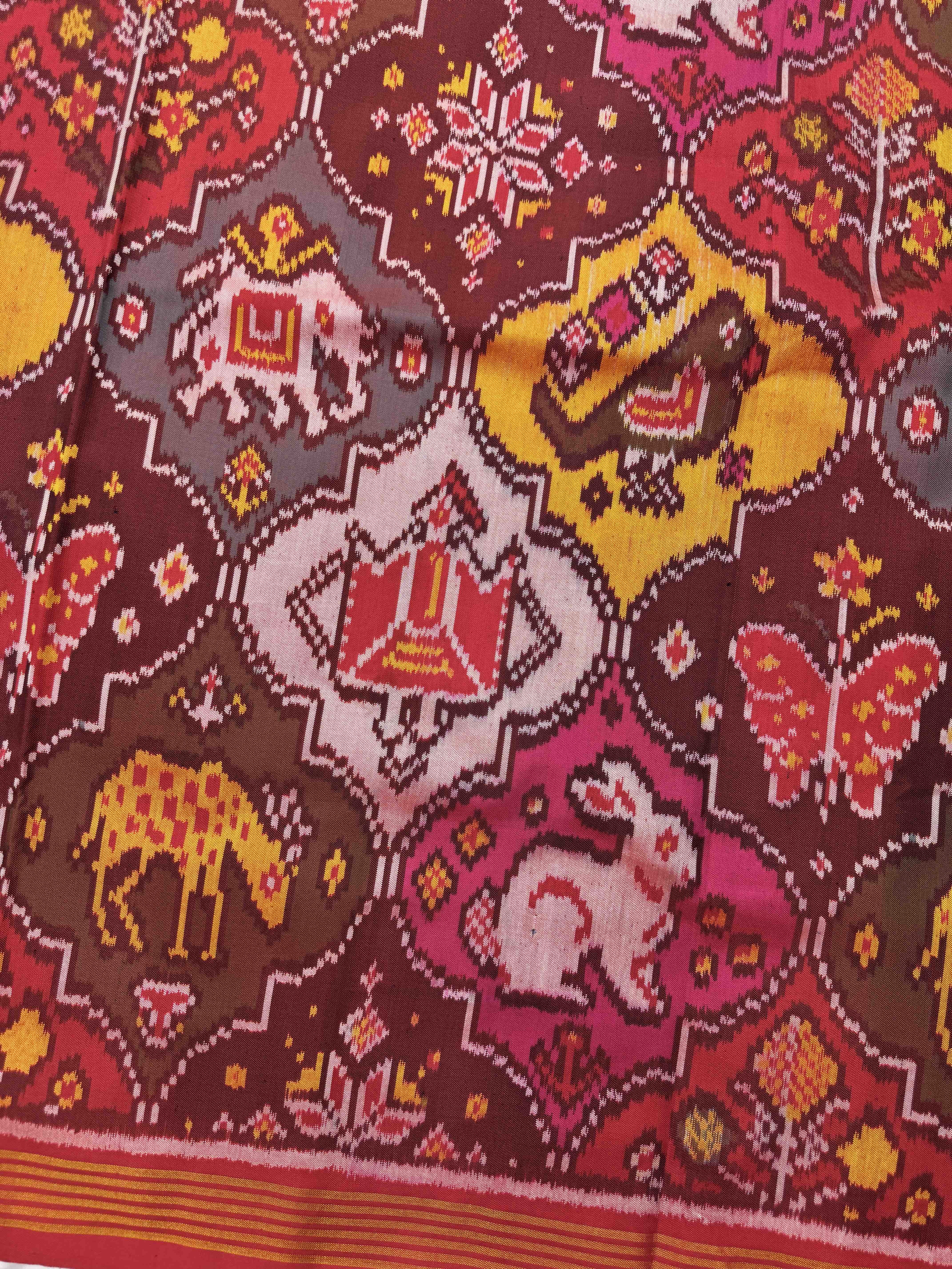 Red & Multicolor Narikunj Matka Single Ikat Patan Patola Saree