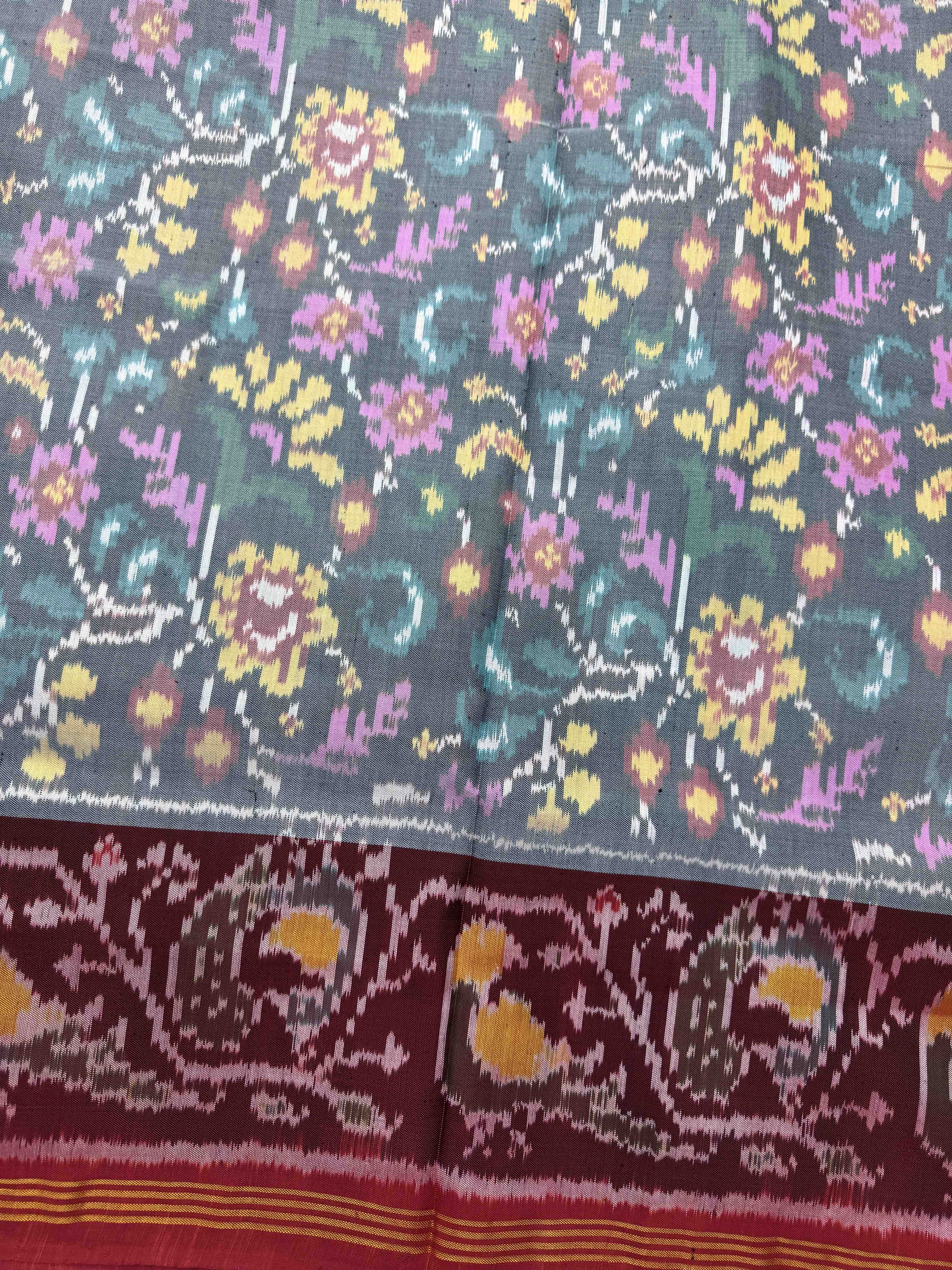 Red & Grey Fancy Flower Single Ikat Patan Patola Saree