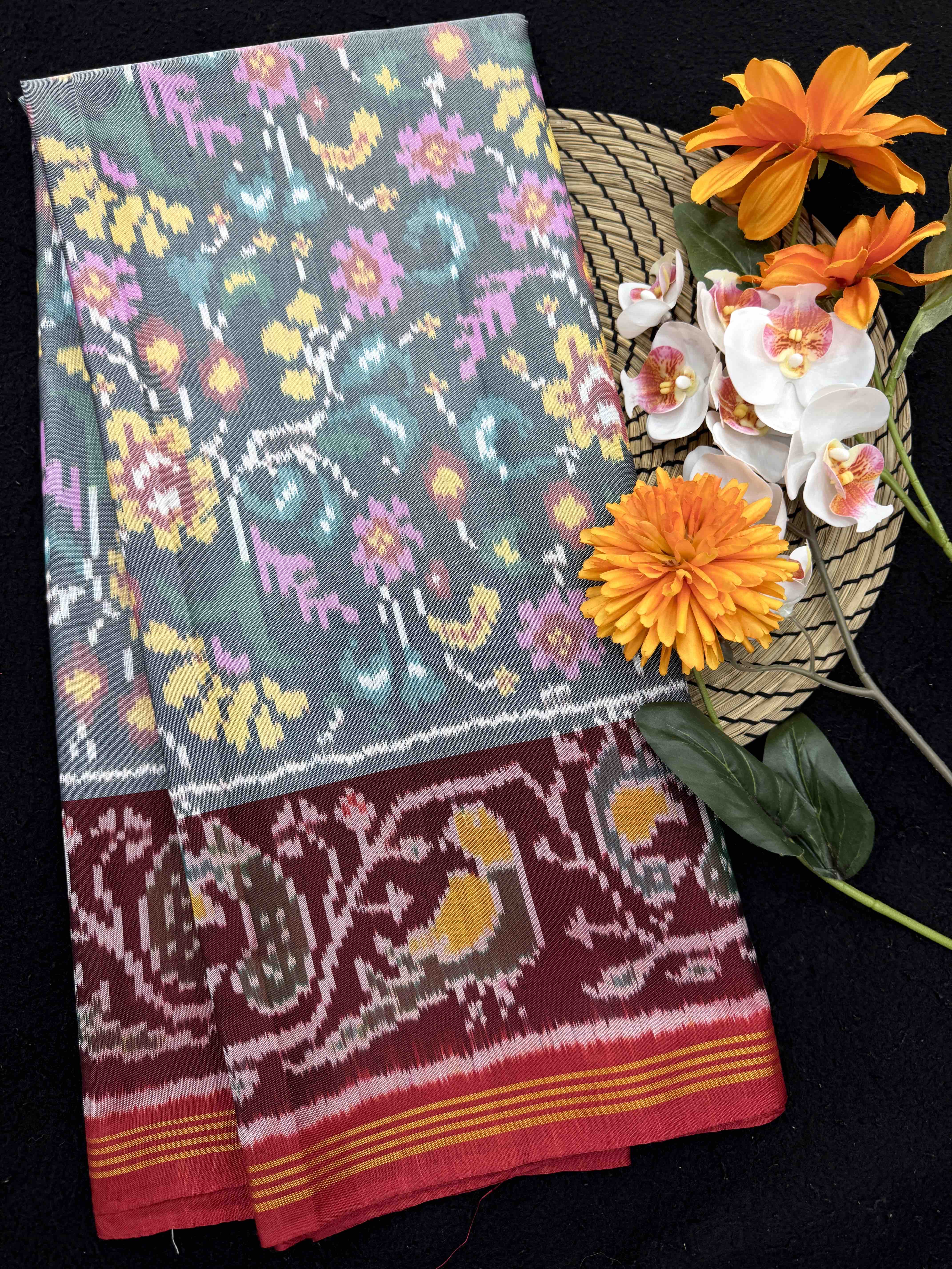 Red & Grey Fancy Flower Single Ikat Patan Patola Saree