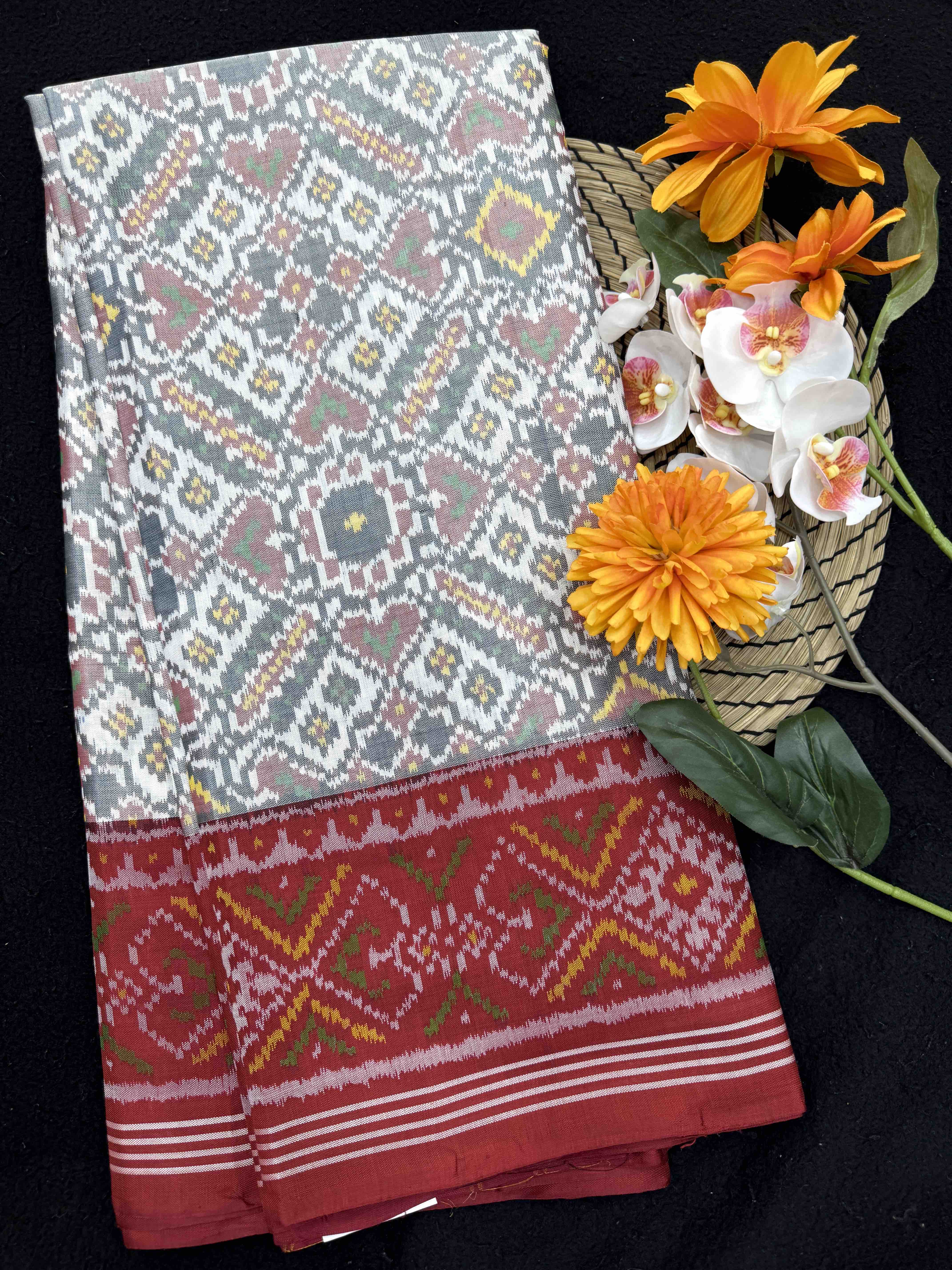 Red & White Manekchowk Single Ikat Patan Patola Saree