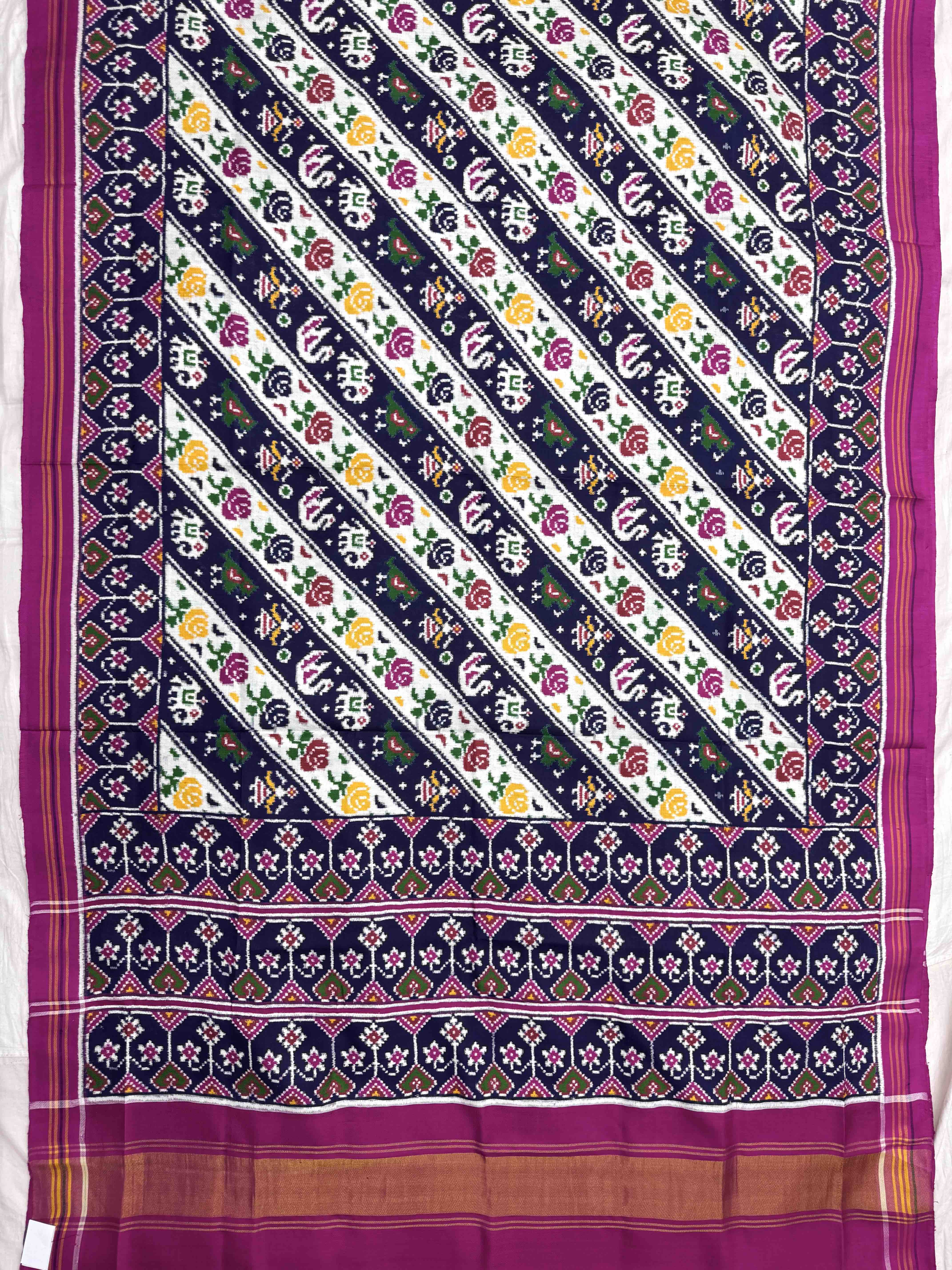 Purplish Pink & White with Dark Blue Nariikunj Flower Double Ikat Patan Patola Saree