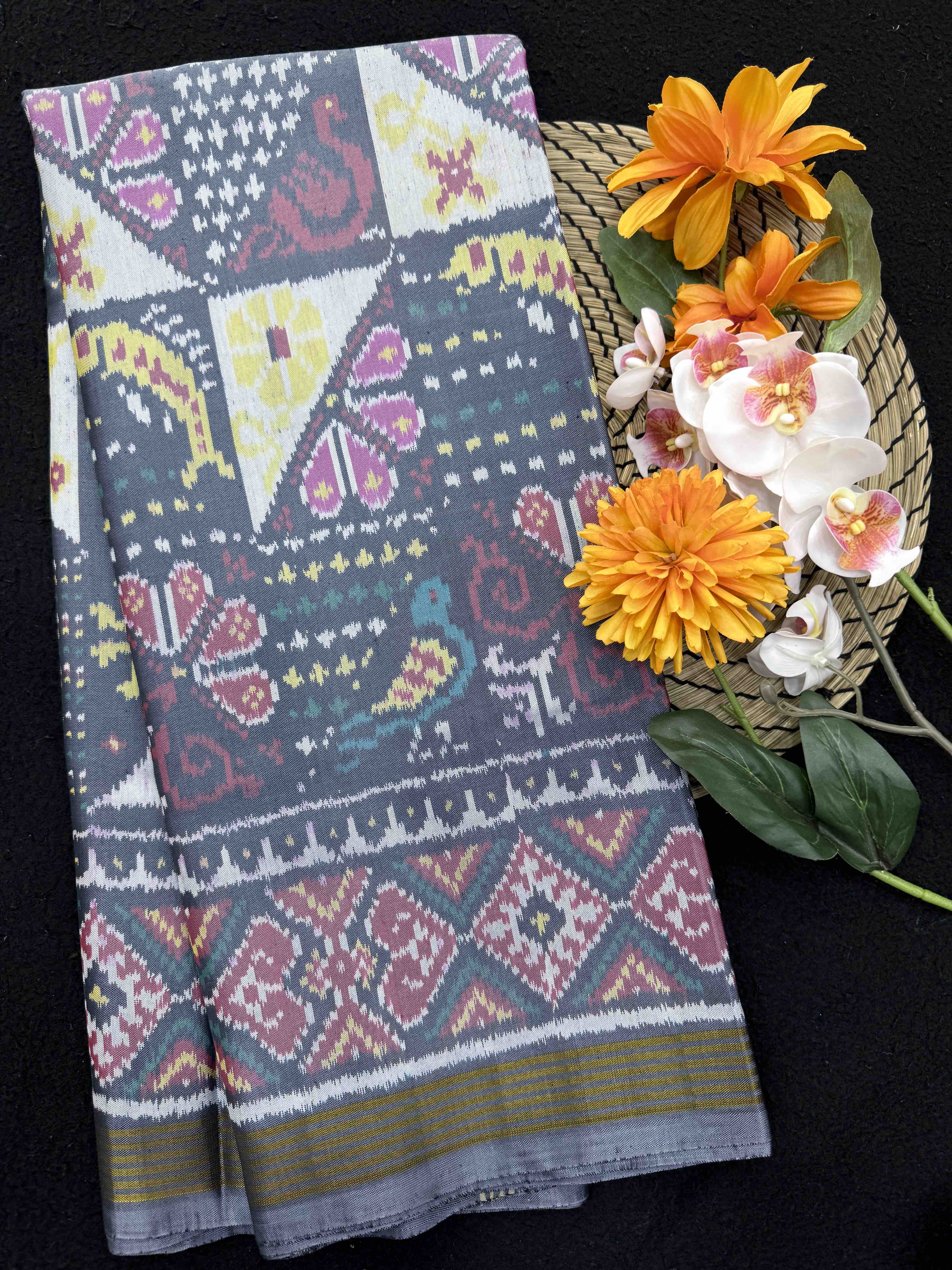 Grey Narikunj Fancy Single Ikat Patan Patola Saree