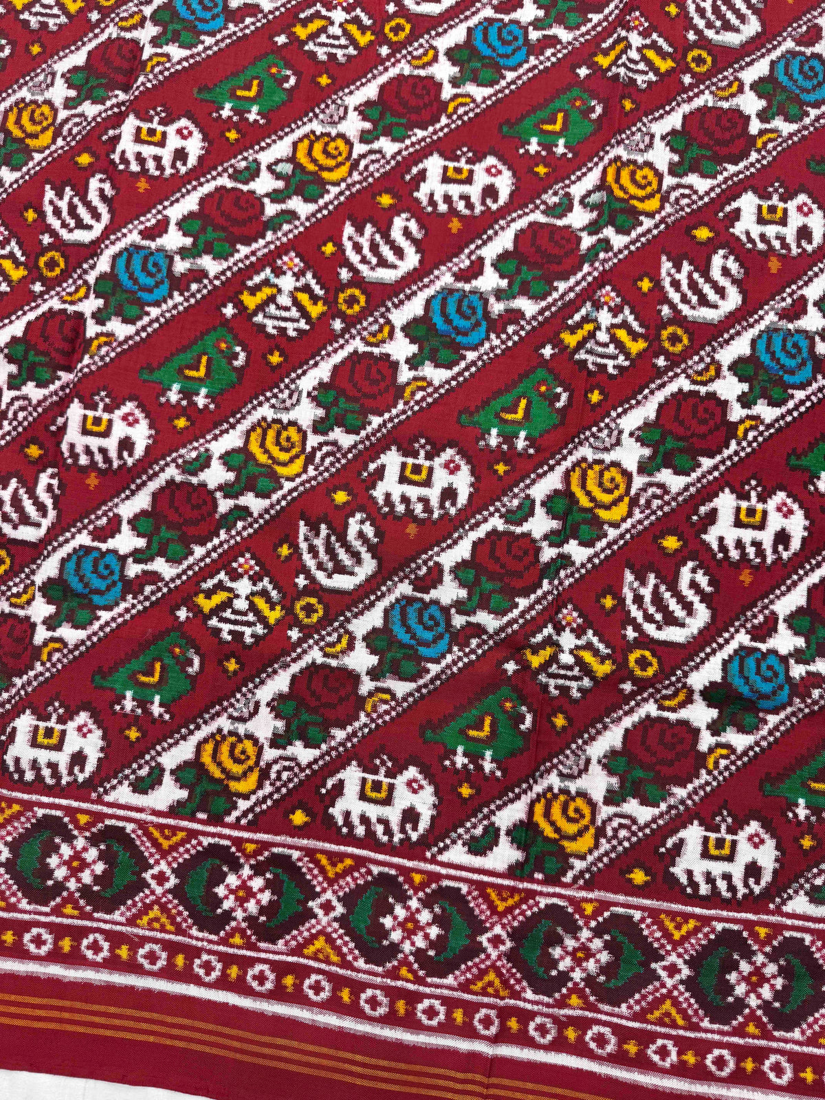 Red & White Narikunj Flower Leheriya Double Ikat Patan Patola Saree