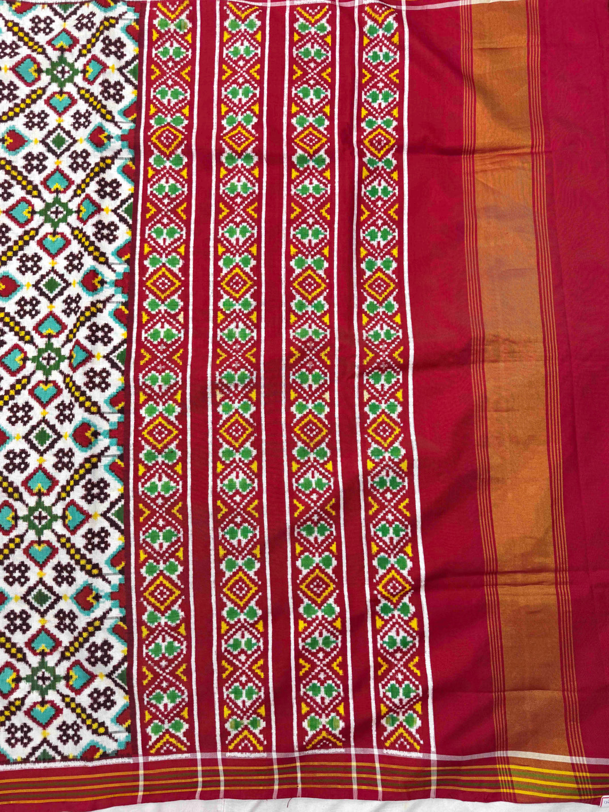 Red & White Wora Gajji Doulbe Ikat Patan Patola Saree