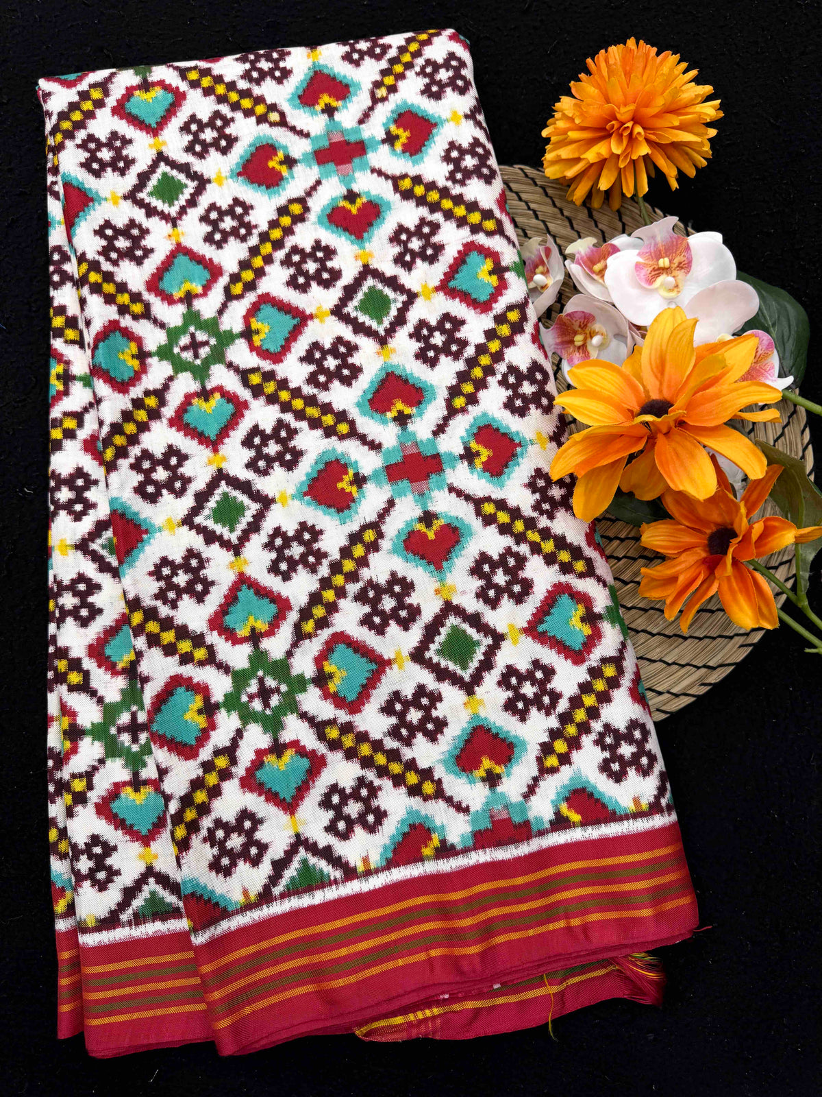 Red & White Wora Gajji Doulbe Ikat Patan Patola Saree