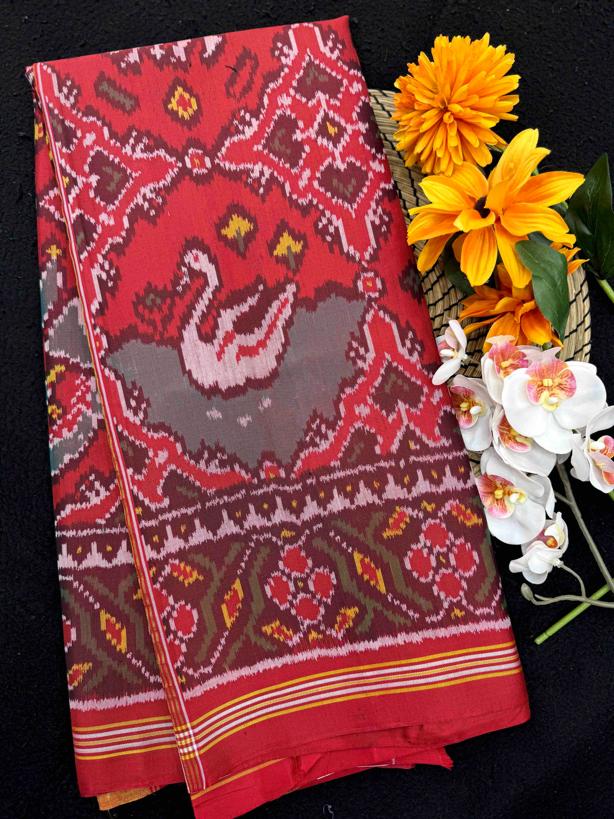 Red Narikunj Chhabdi Single Ikat Patan Patola Saree
