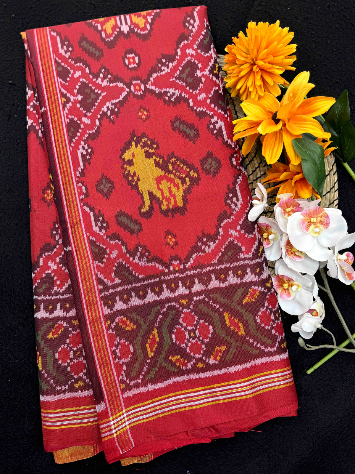 Red Narikunj Chhabdi Single Ikat Patan Patola Saree
