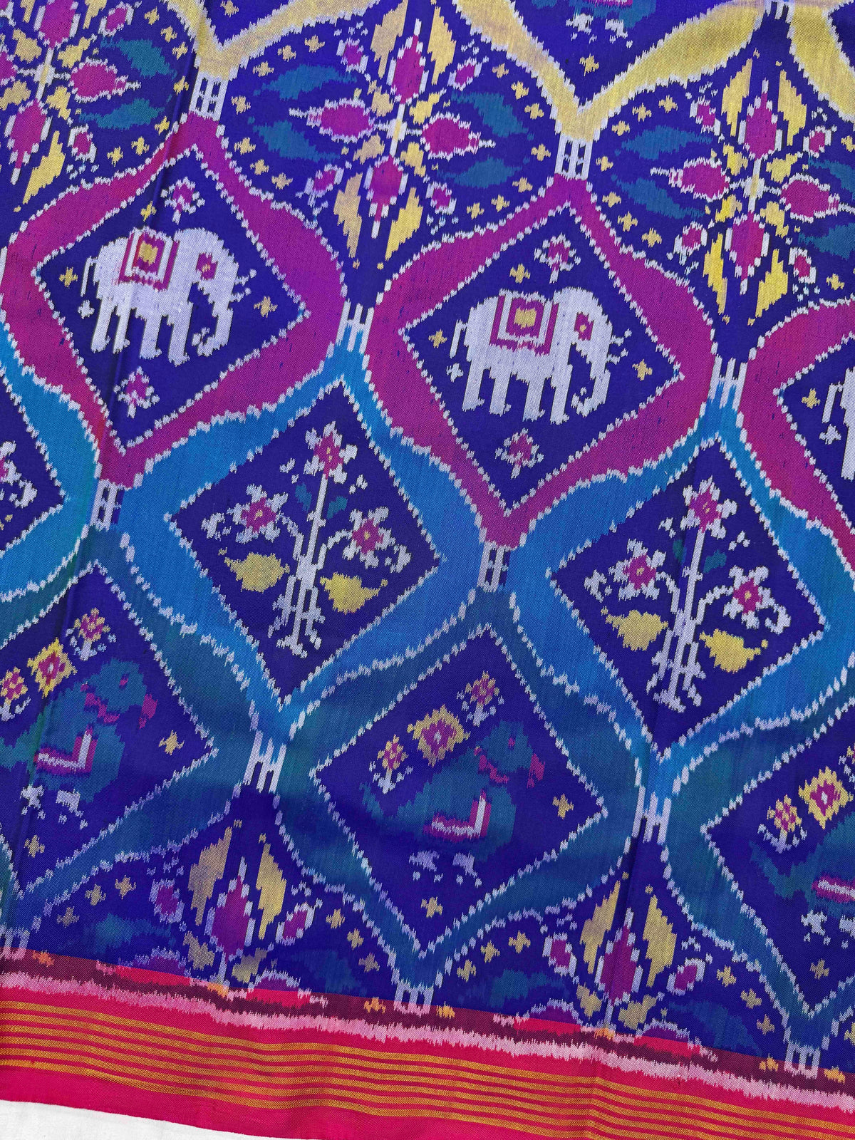 Pink & Multicolour Narikunj Matka Single Ikat Patan Patola Saree