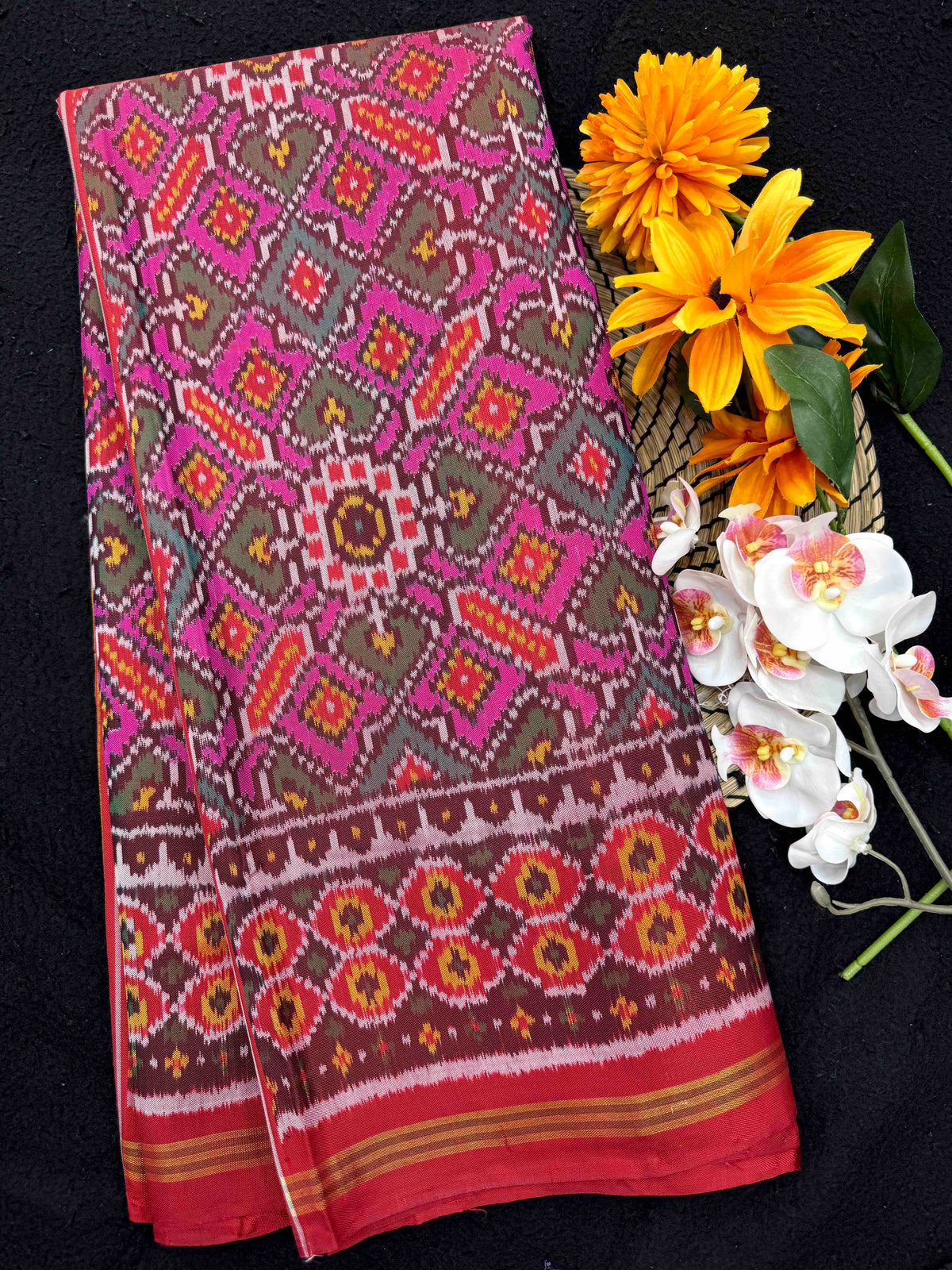 Red & Pink Manekchowk with Yellow Navratan Pallu Single Ikat Patan Patola Saree