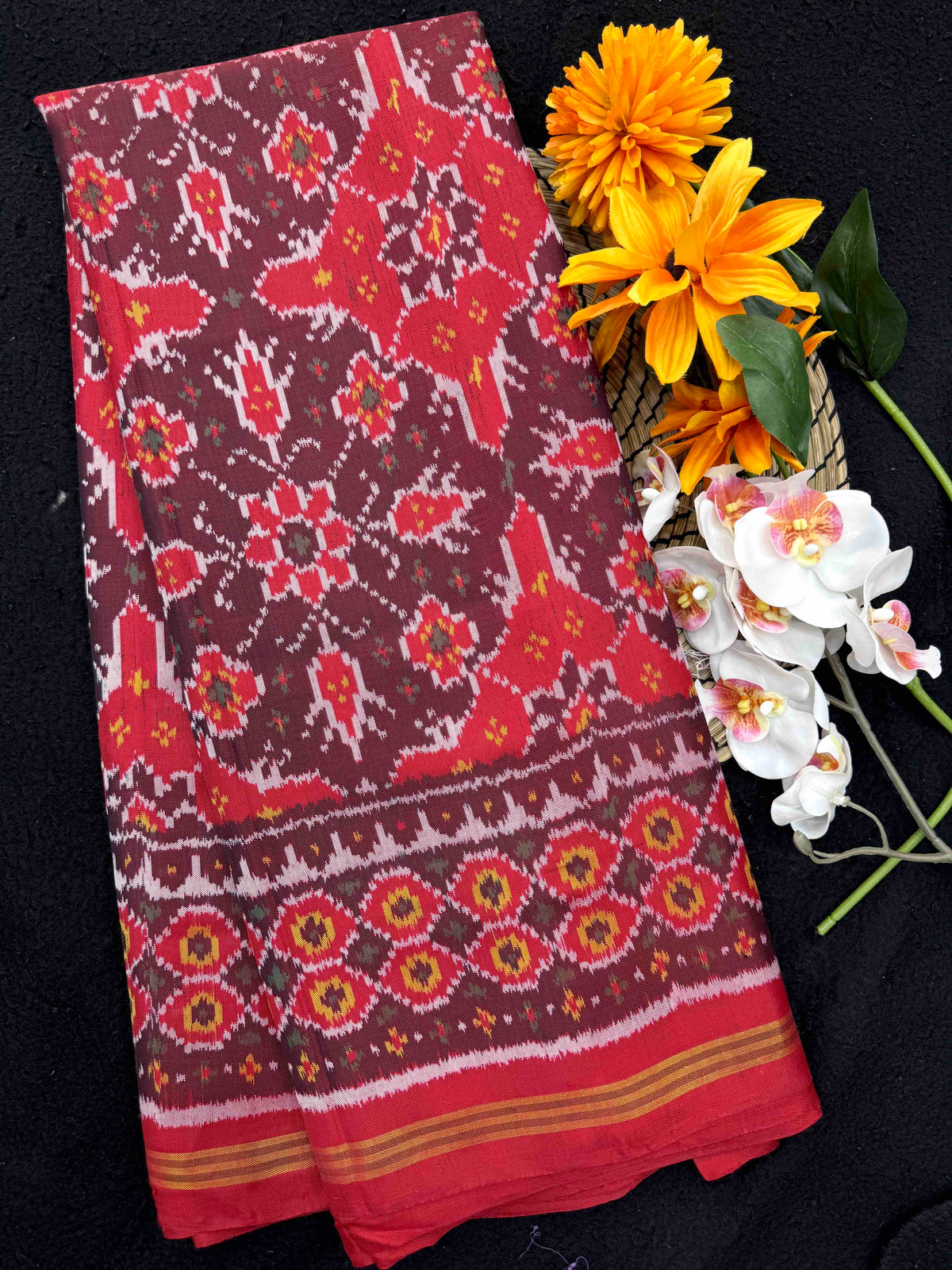 Red & Maroon Chhabdi with Yellow Navratan Pallu Single Ikat Patan Patola Saree