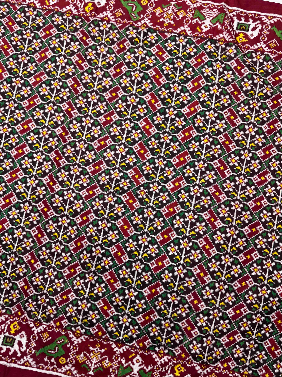 Maroon & White Fancy Flower Natural Dye Colors Double Ikat Patan Patola Saree