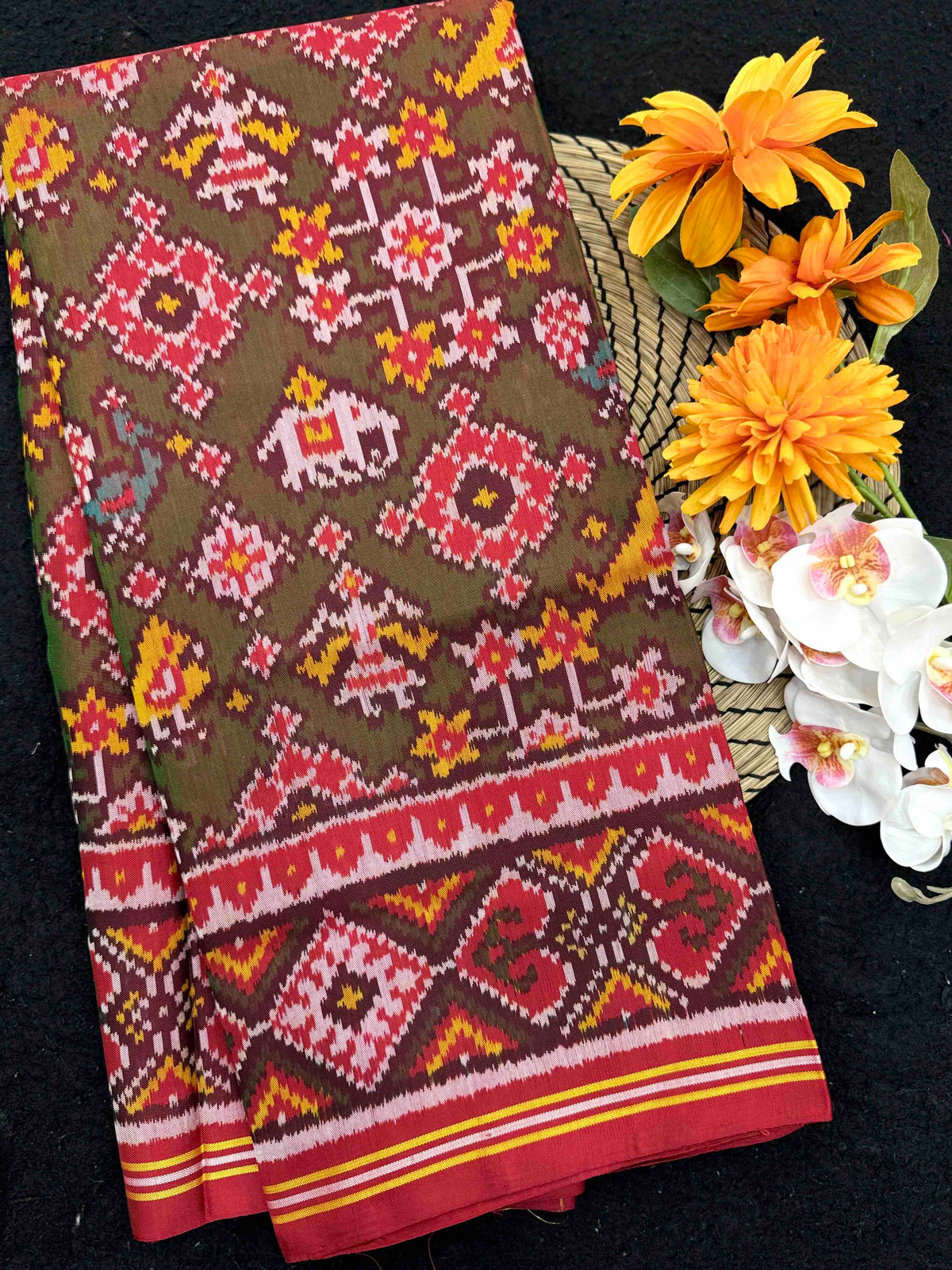 Red & Green Navratan Narikunj Single Ikat Patan Patola Saree