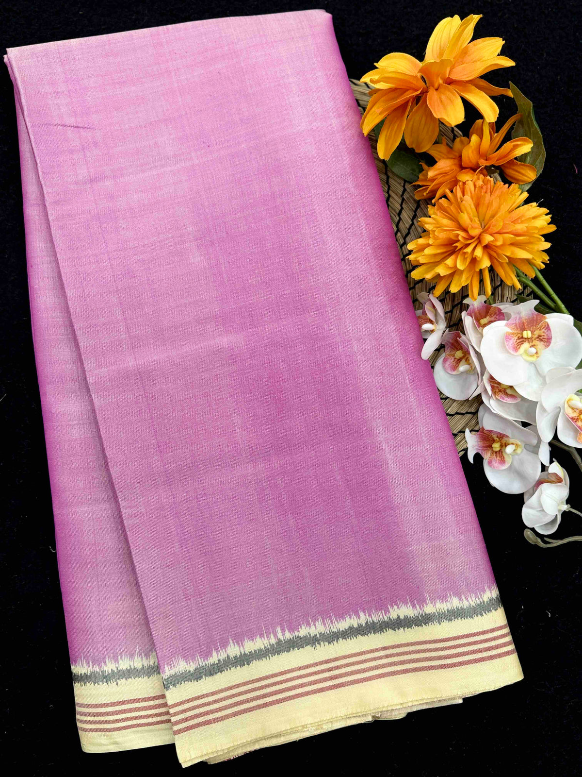 Off White & Pink Plain Single Ikat Patan Patola Saree