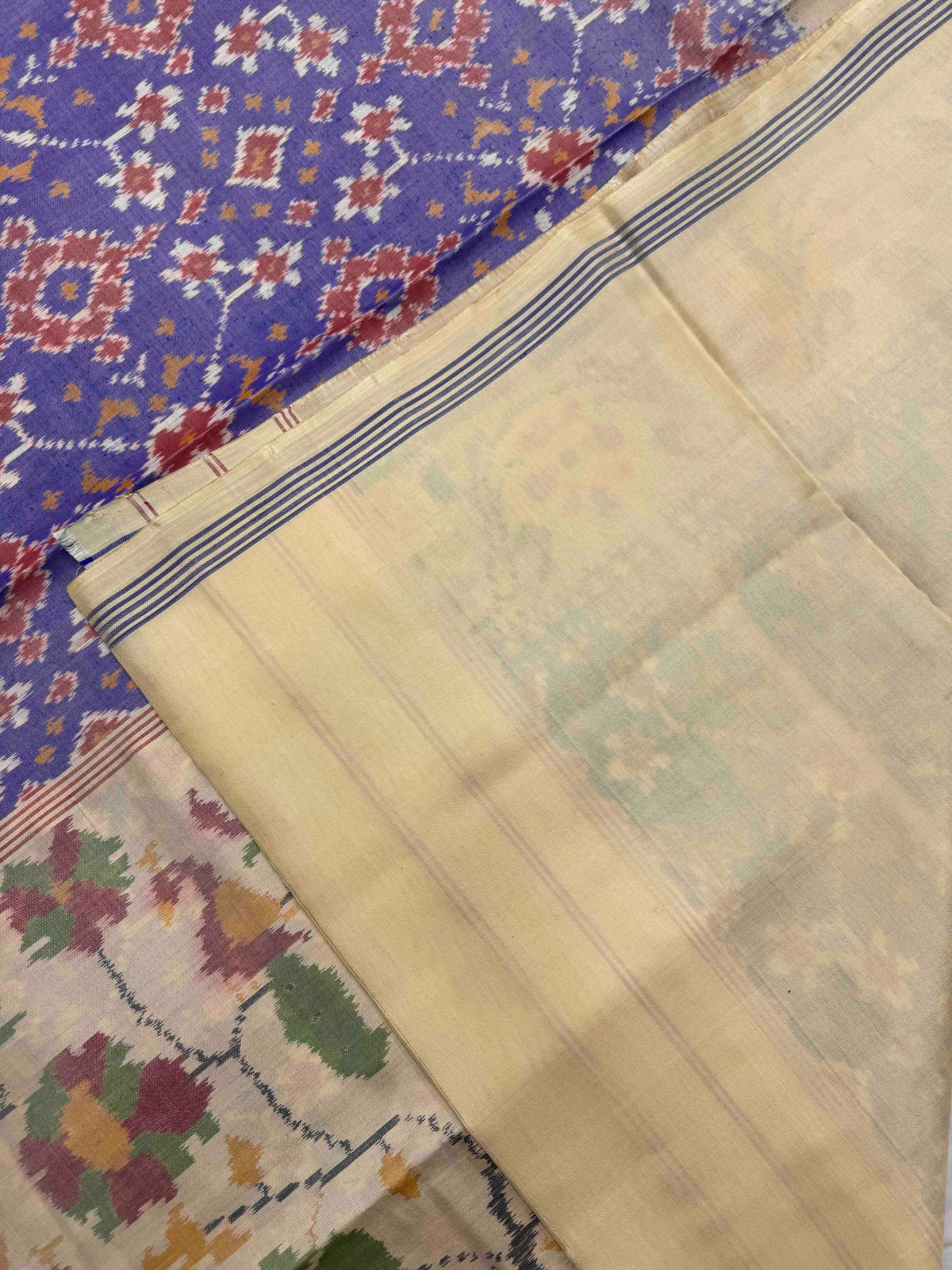 Off White & Light Purple Navratan Single Ikat Patan Patola Saree