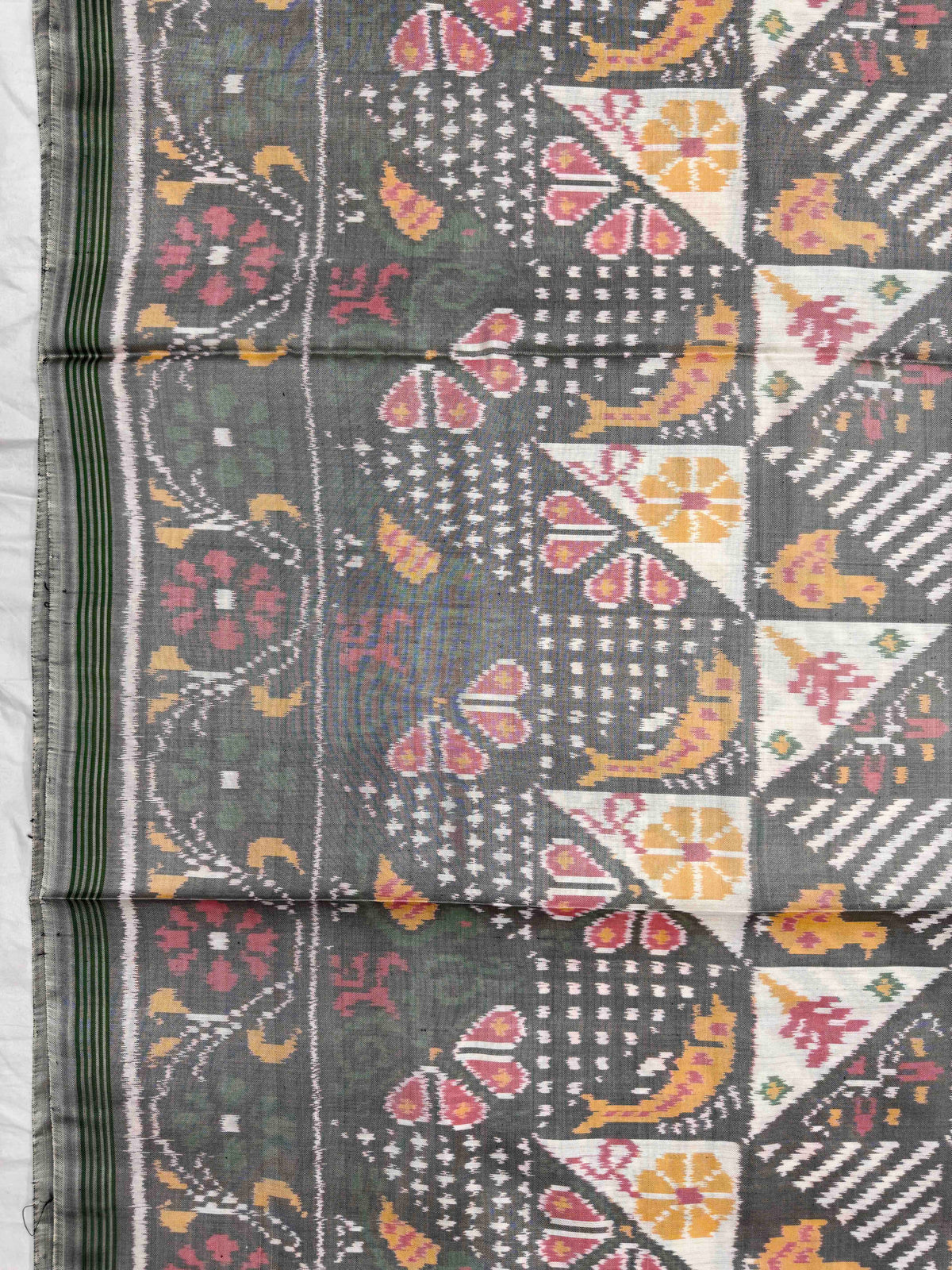 Grey & White Fancy Narikunj Single Ikat Patan Patola Saree