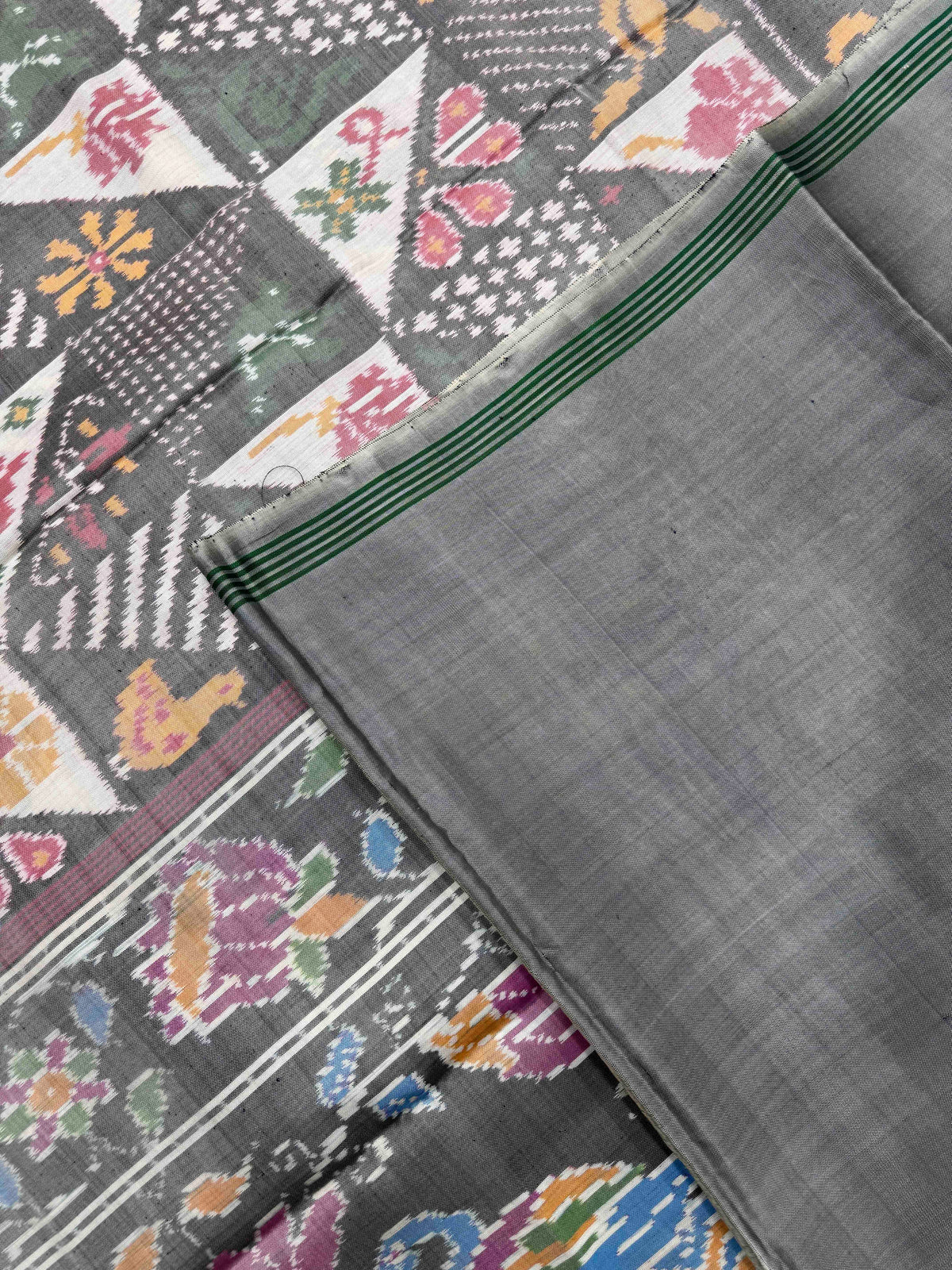 Grey & White Fancy Narikunj Single Ikat Patan Patola Saree