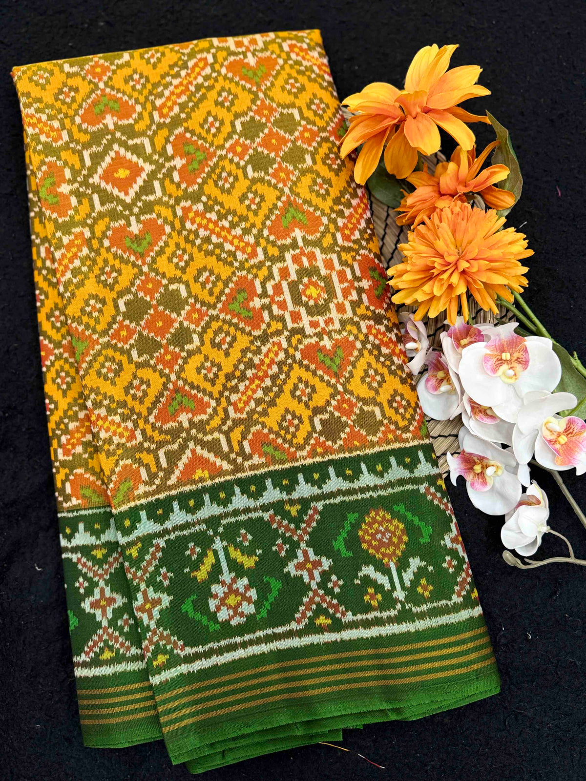 Green & Yellow Manekchowk Single Ikat Patan Patola Saree