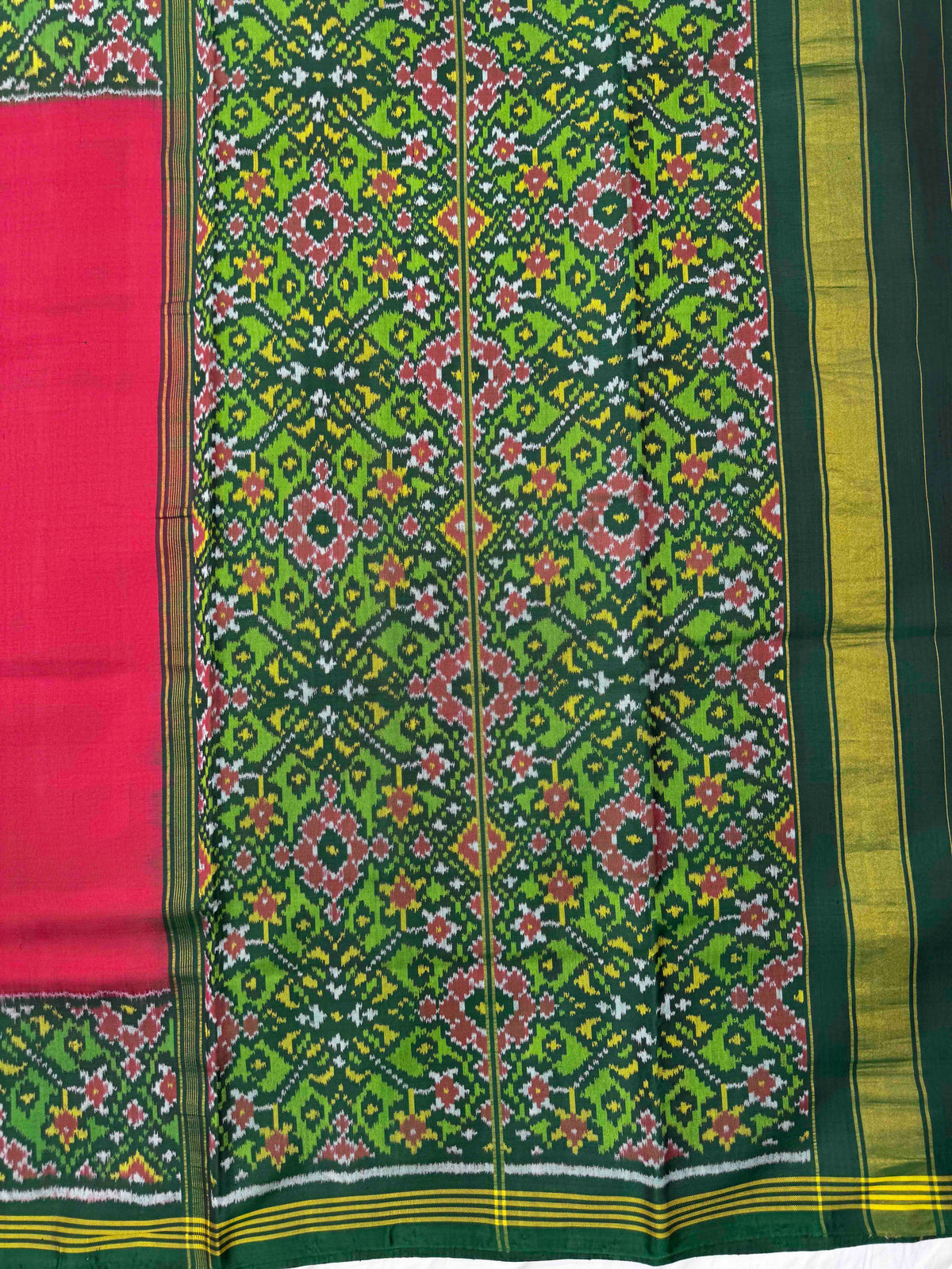 Green & Dark Pink Plain with Navratan Border Pallu Single Ikat Patan Patola Saree