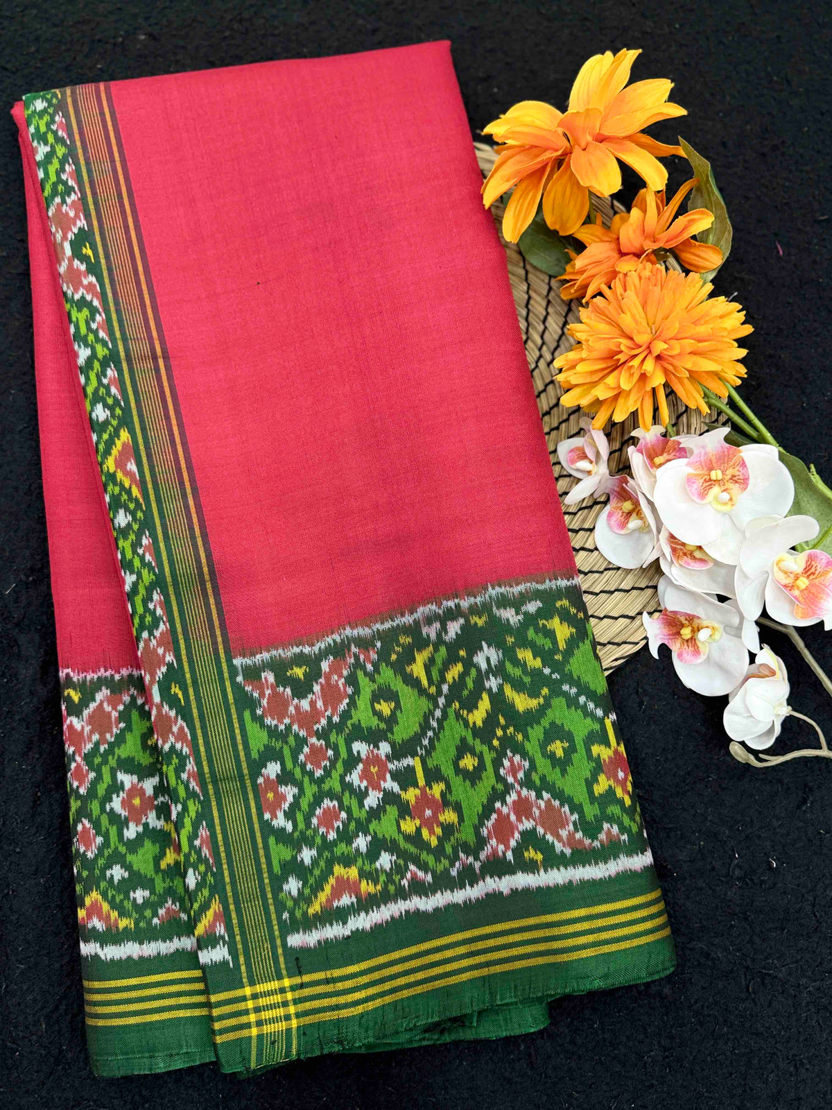 Green & Dark Pink Plain with Navratan Border Pallu Single Ikat Patan Patola Saree