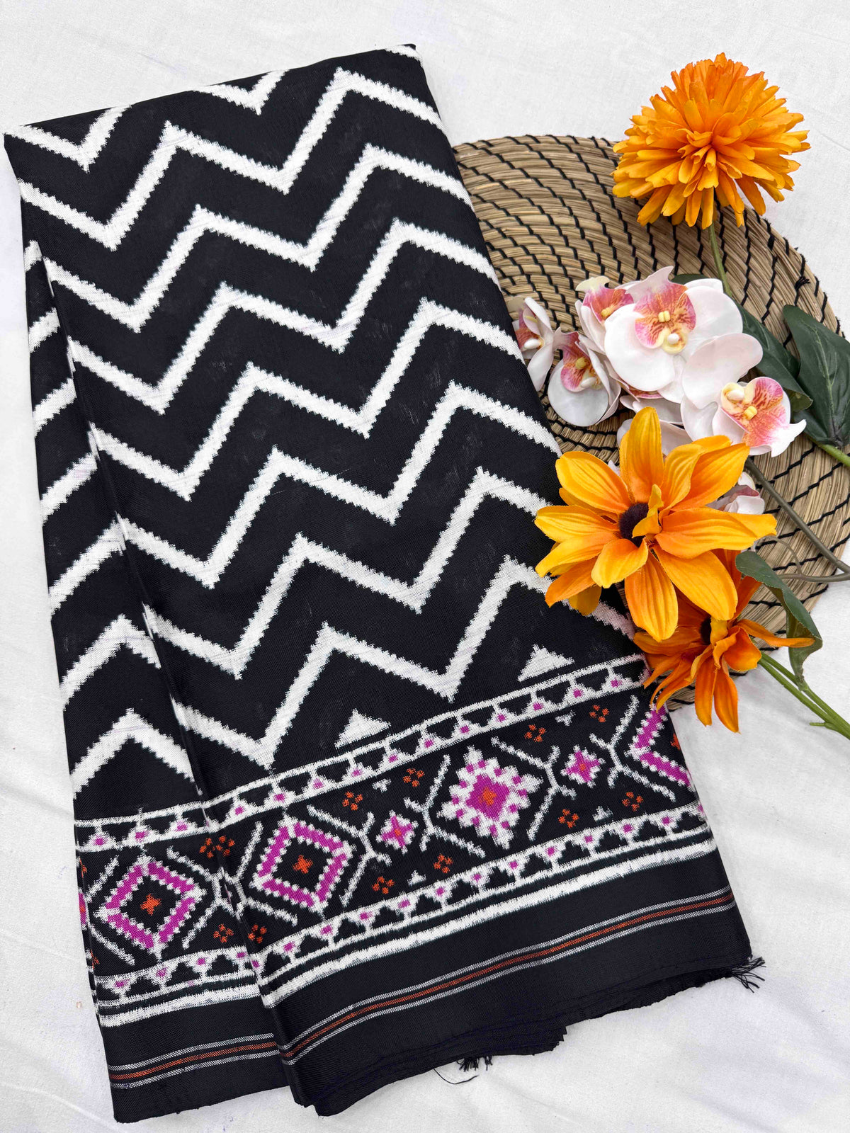 Black & White Zig Zag Double Ikat Patan Patola Saree