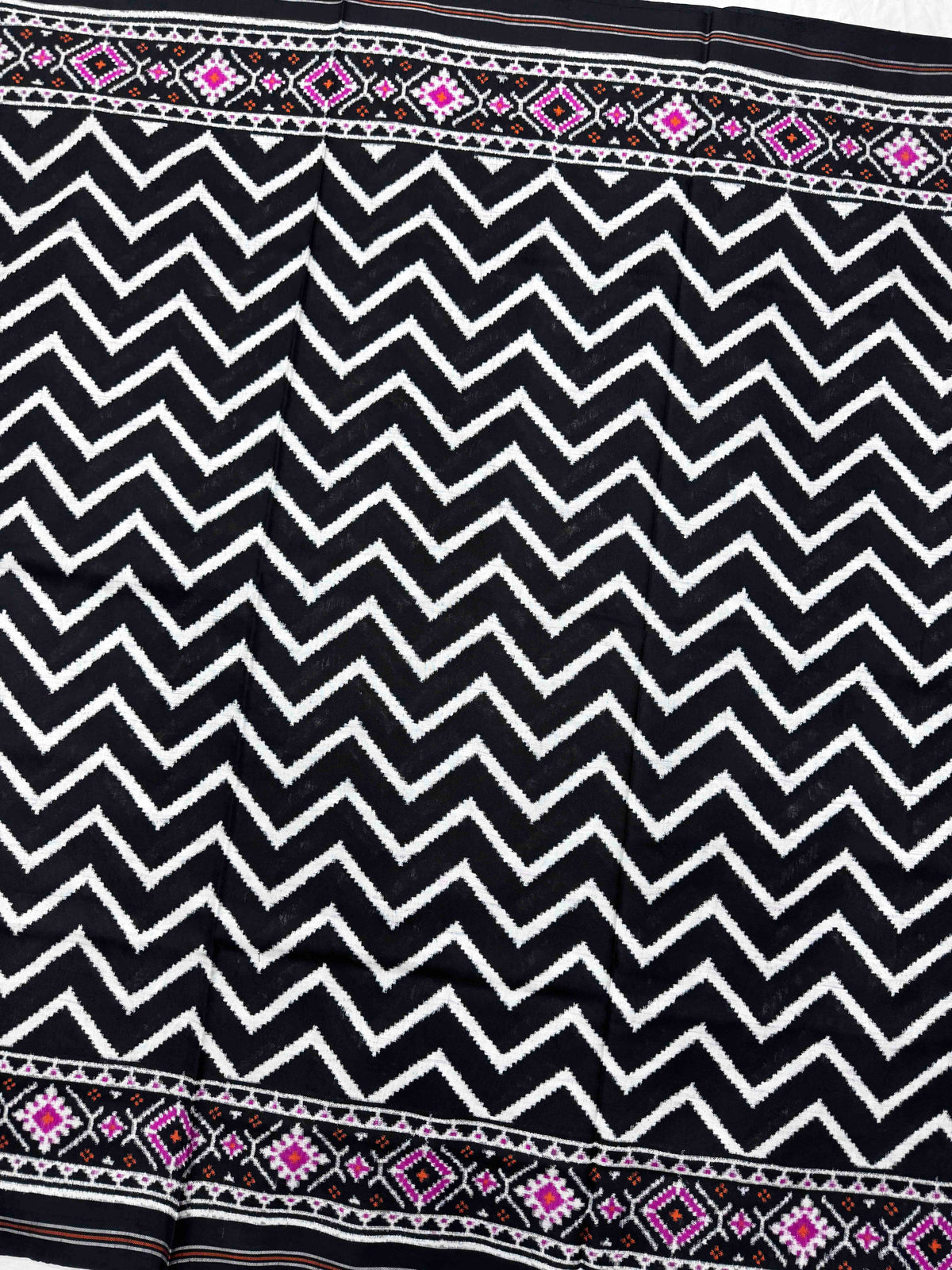 Black & White Zig Zag Double Ikat Patan Patola Saree