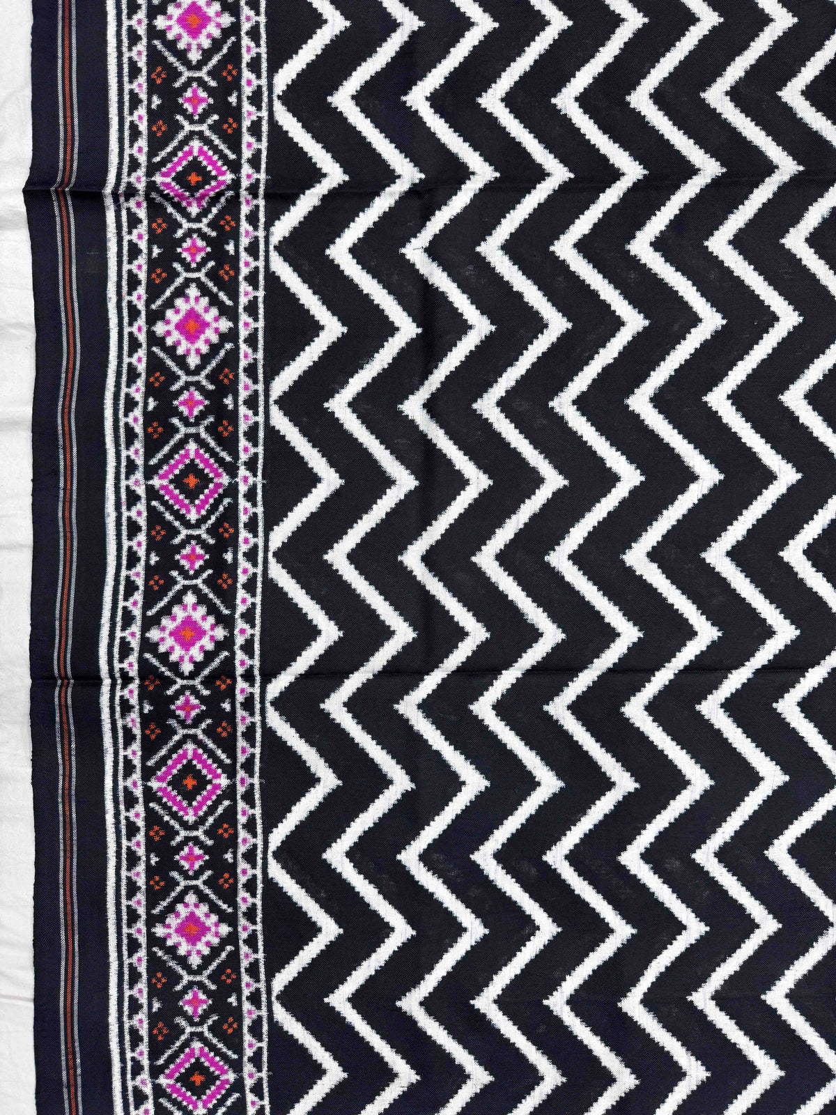 Black & White Zig Zag Double Ikat Patan Patola Saree