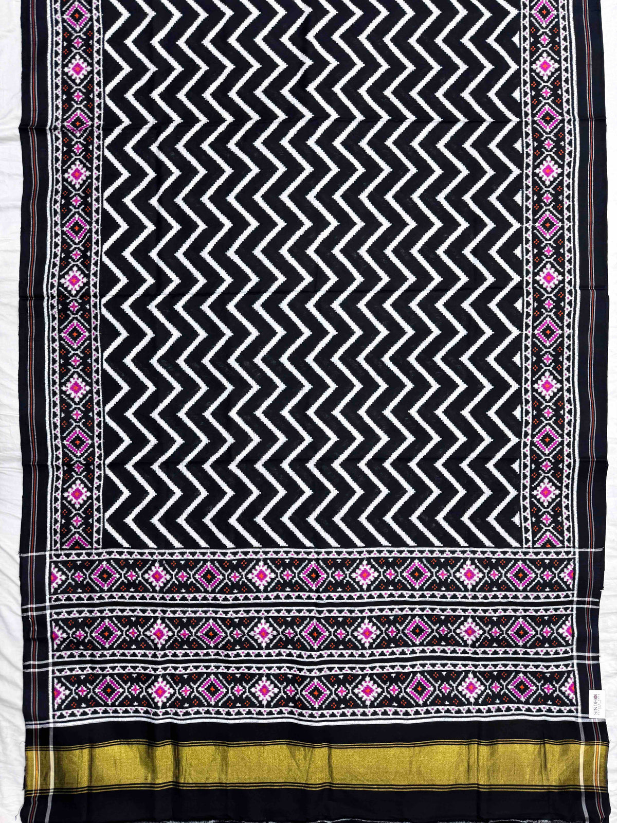 Black & White Zig Zag Double Ikat Patan Patola Saree
