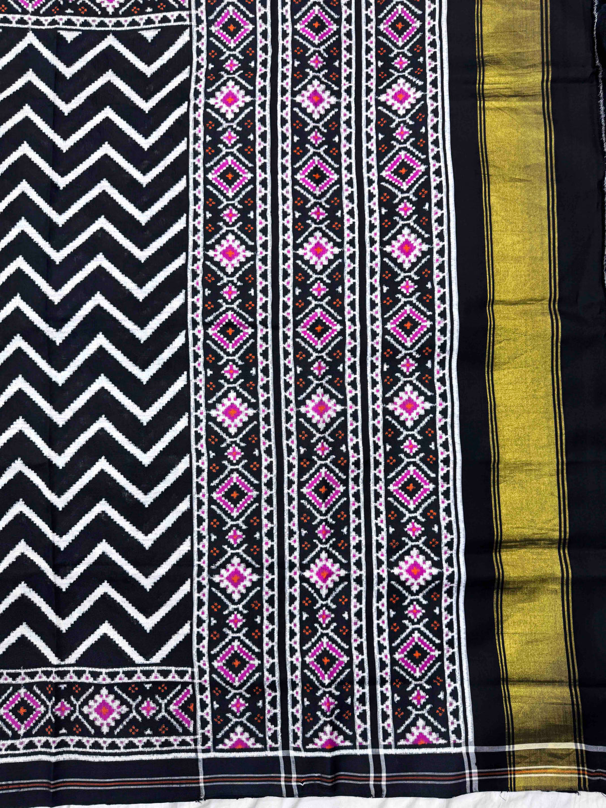 Black & White Zig Zag Double Ikat Patan Patola Saree