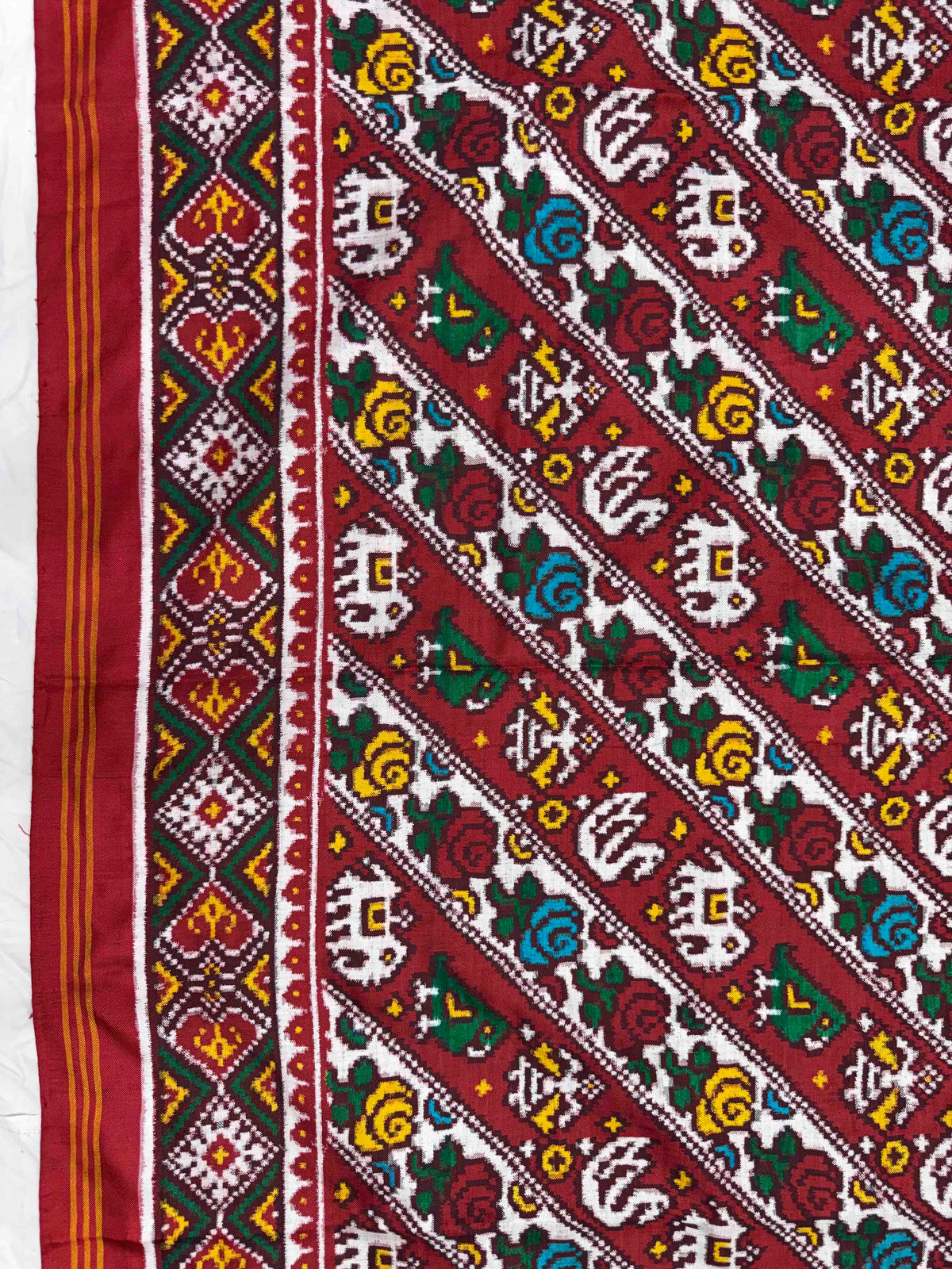 Red & White Small Narikunj Flower Leheriya Double Ikat Patan Patola Saree