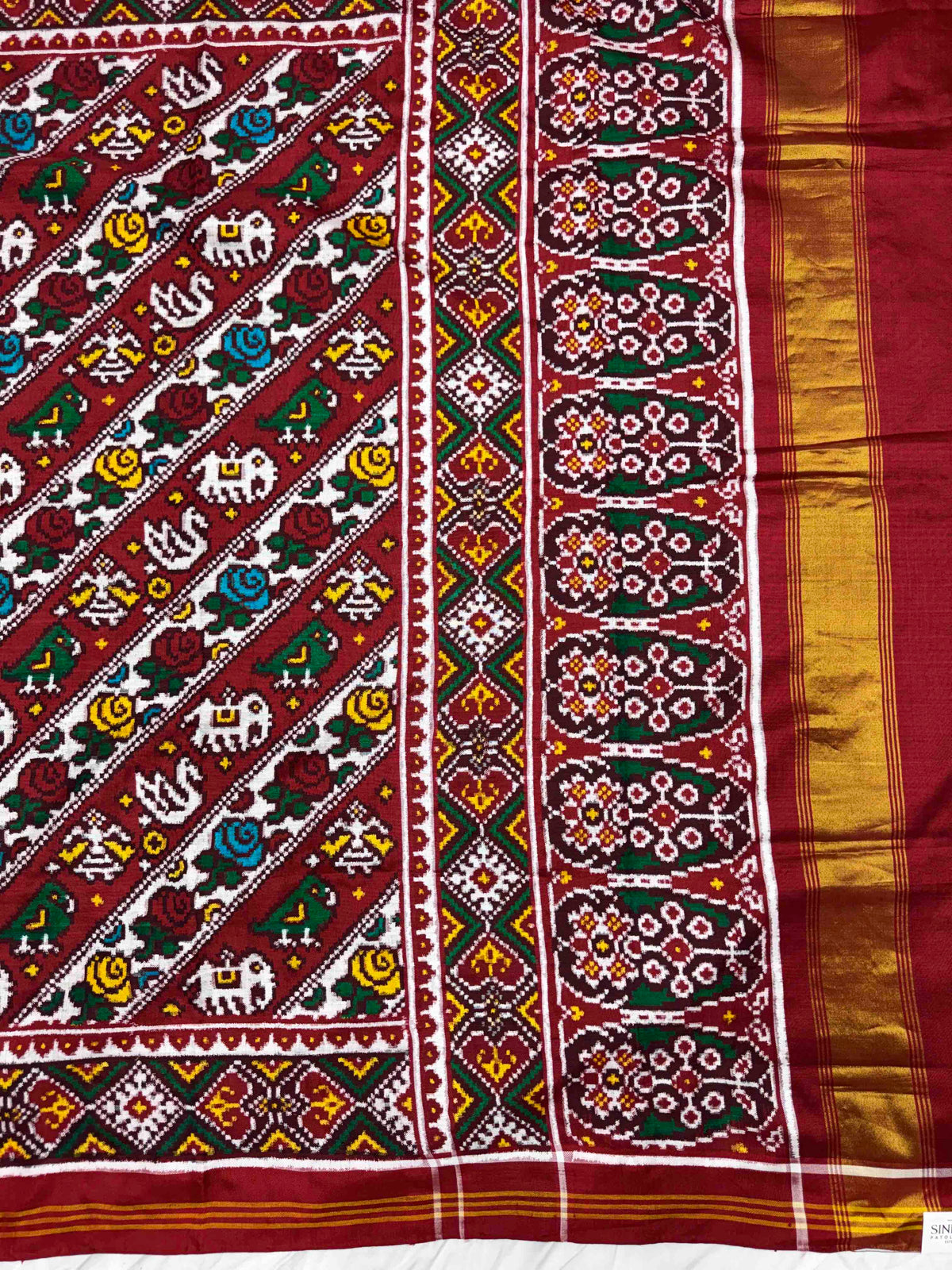 Red & White Small Narikunj Flower Leheriya Double Ikat Patan Patola Saree