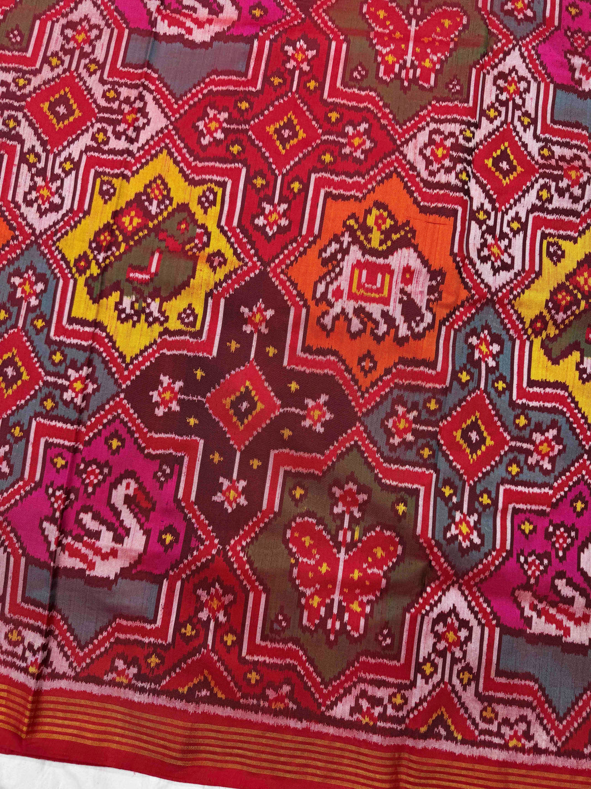 Red & Multicolor Star Narikunj Single Ikat Patan Patola Saree