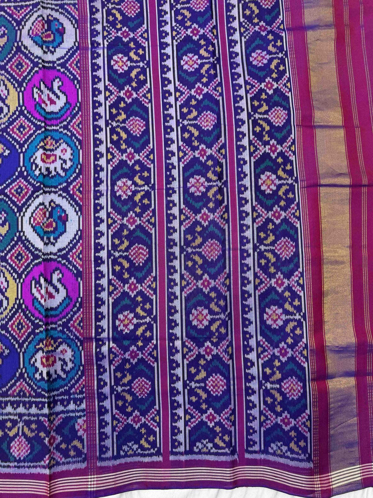 Purple & Multicolor Small Circle Narikunj Single Ikat Patan Patola Saree