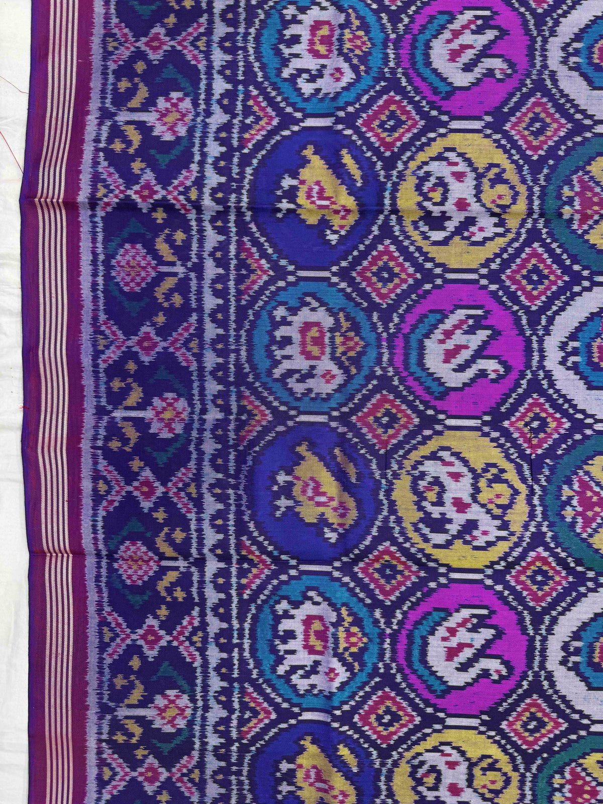Purple & Multicolor Small Circle Narikunj Single Ikat Patan Patola Saree