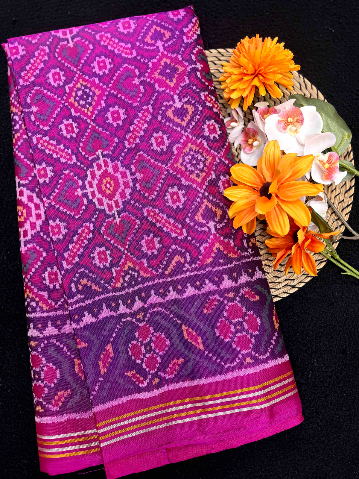 Magenta Pink Manekchowk Single Ikat Patan Patola Saree