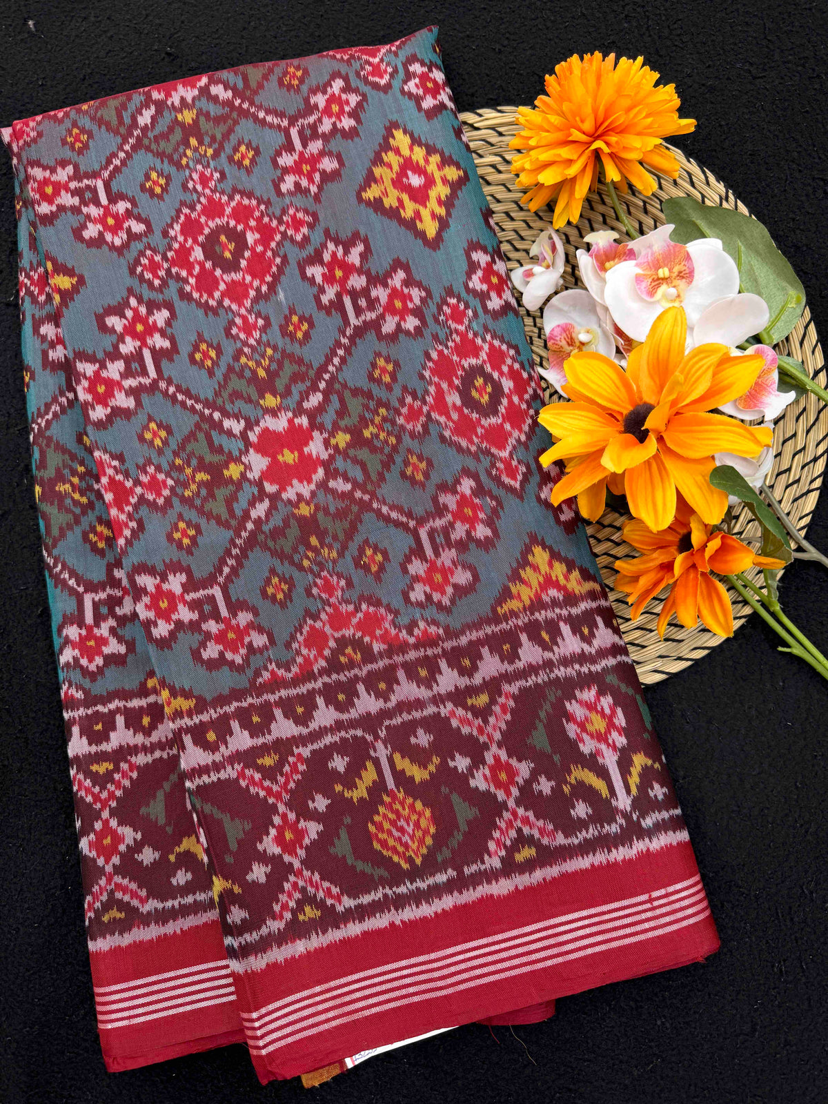Red & Turquoise Navratan Single Ikat Patan Patola Saree