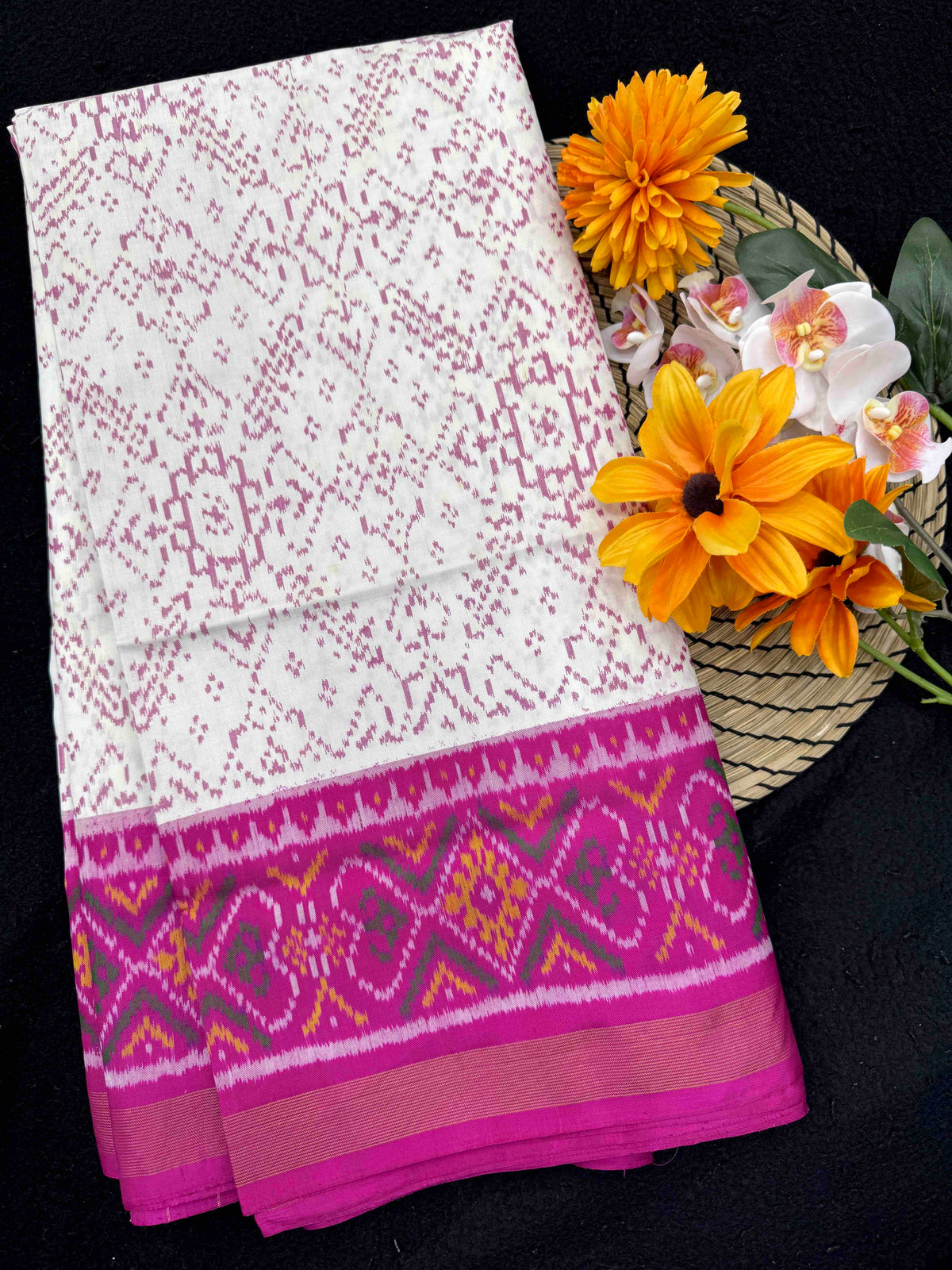 Pink & White Manekchowk Rajkot Patola Saree