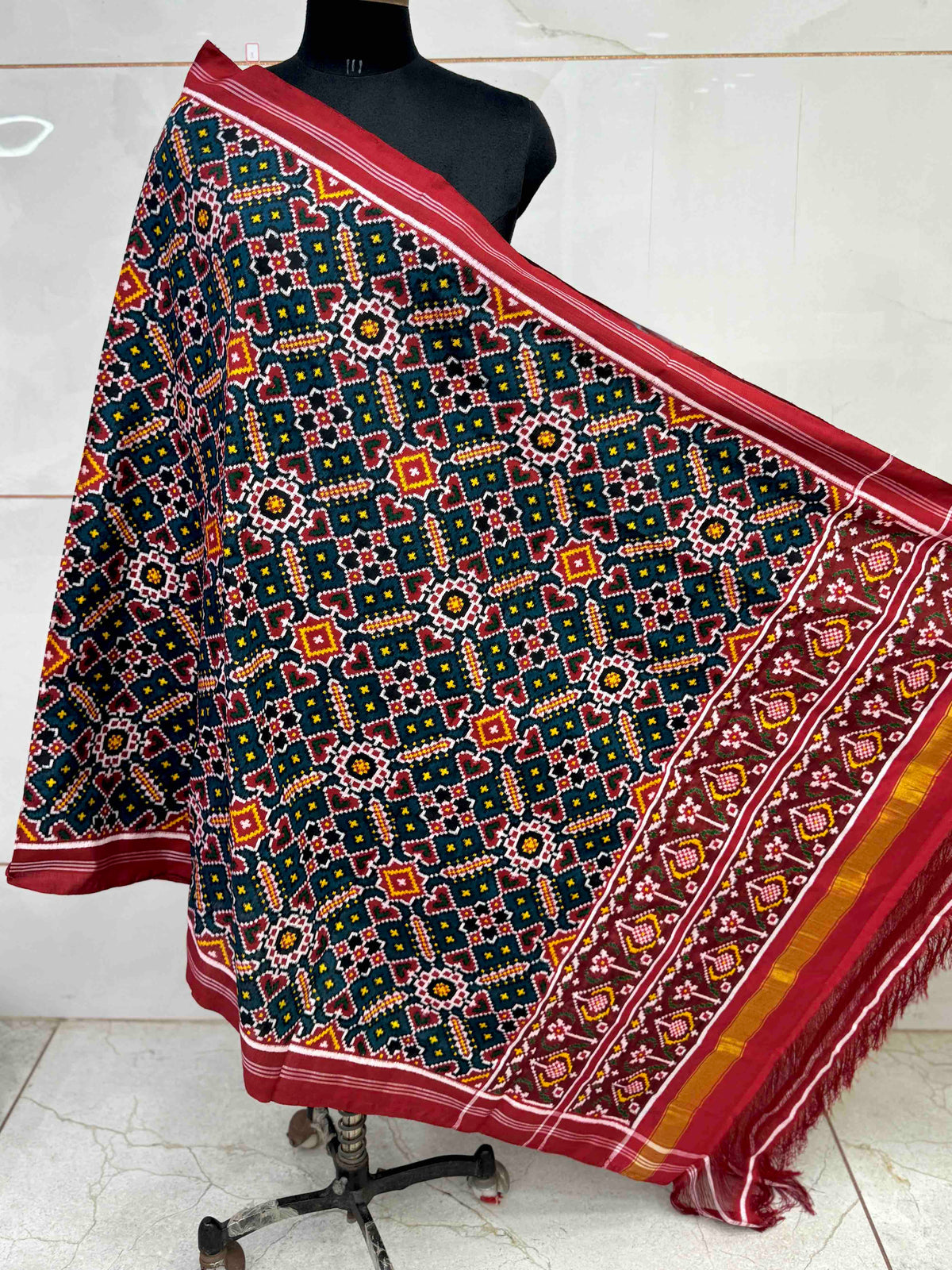 Red & Turquoise Dark Blue Manekchowk Double Ikat Patan Patola Dupatta