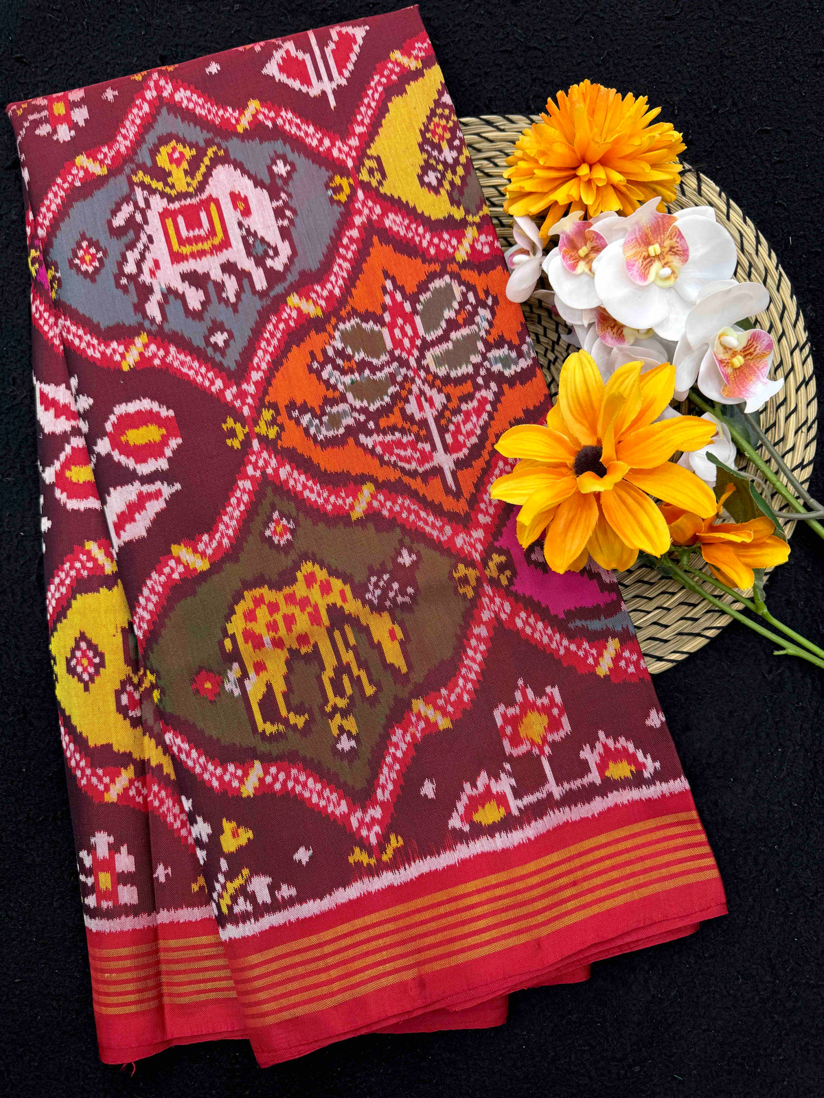 Red & Multicolour Narikunj Matka Single Ikat Patan Patola Saree