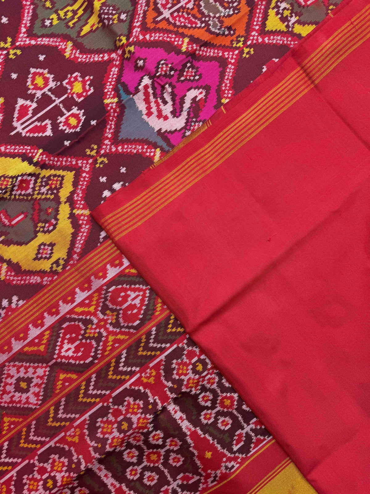 Red & Multicolour Narikunj Matka Single Ikat Patan Patola Saree