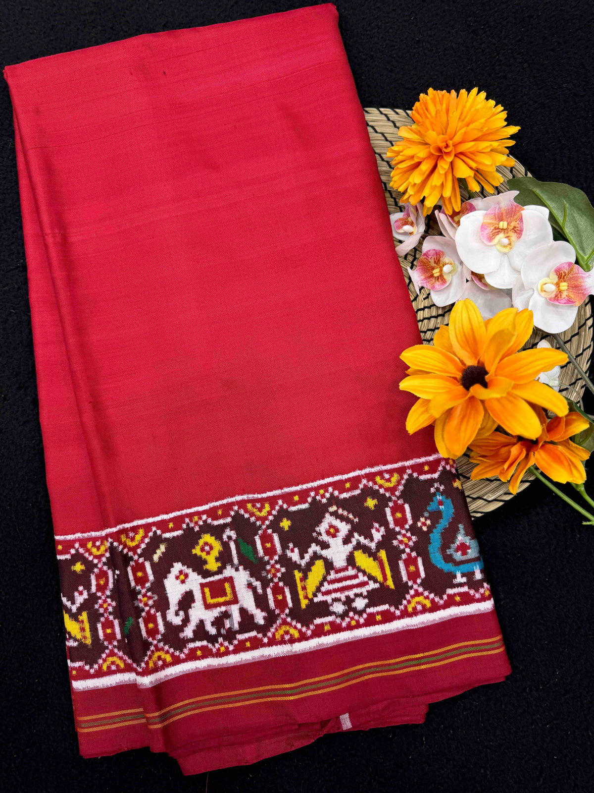 Red Plain with Narikunj Border Pallu Double Ikat Patan Patola Saree